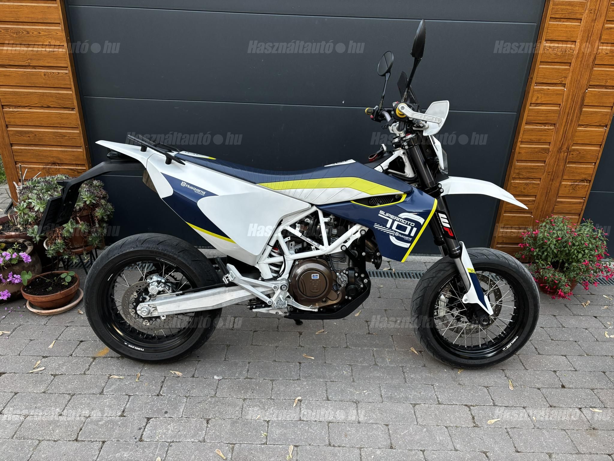 HUSQVARNA 701 SUPERMOTO 2016/1 - 1