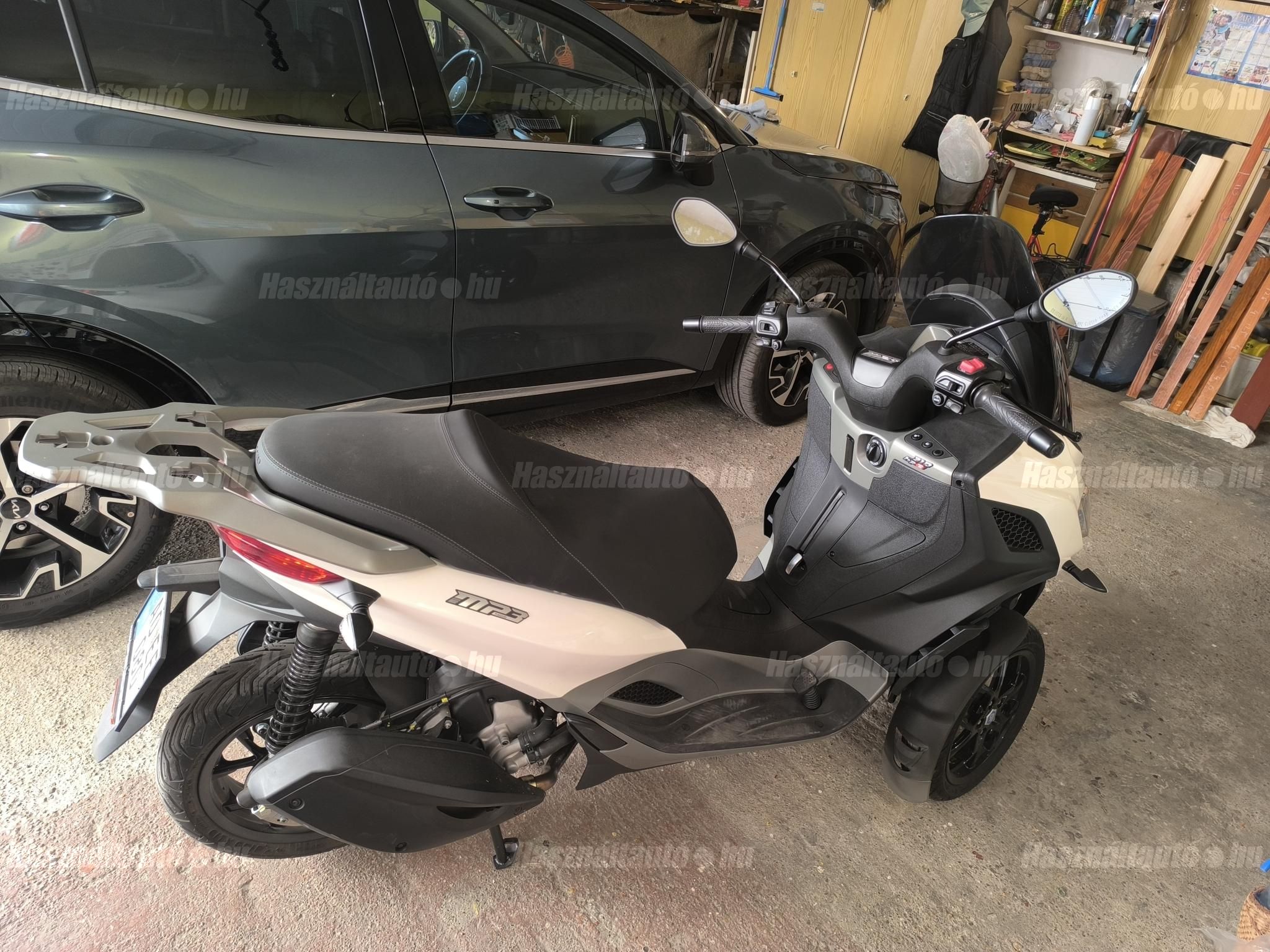 PIAGGIO MP3 2025/10 - 1