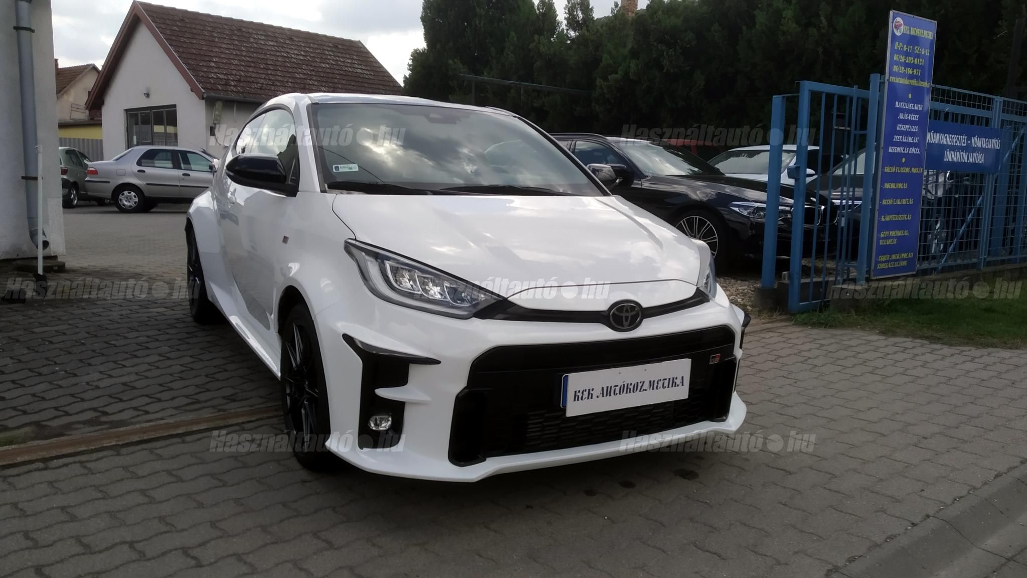 TOYOTA YARIS 2021/12 - 1