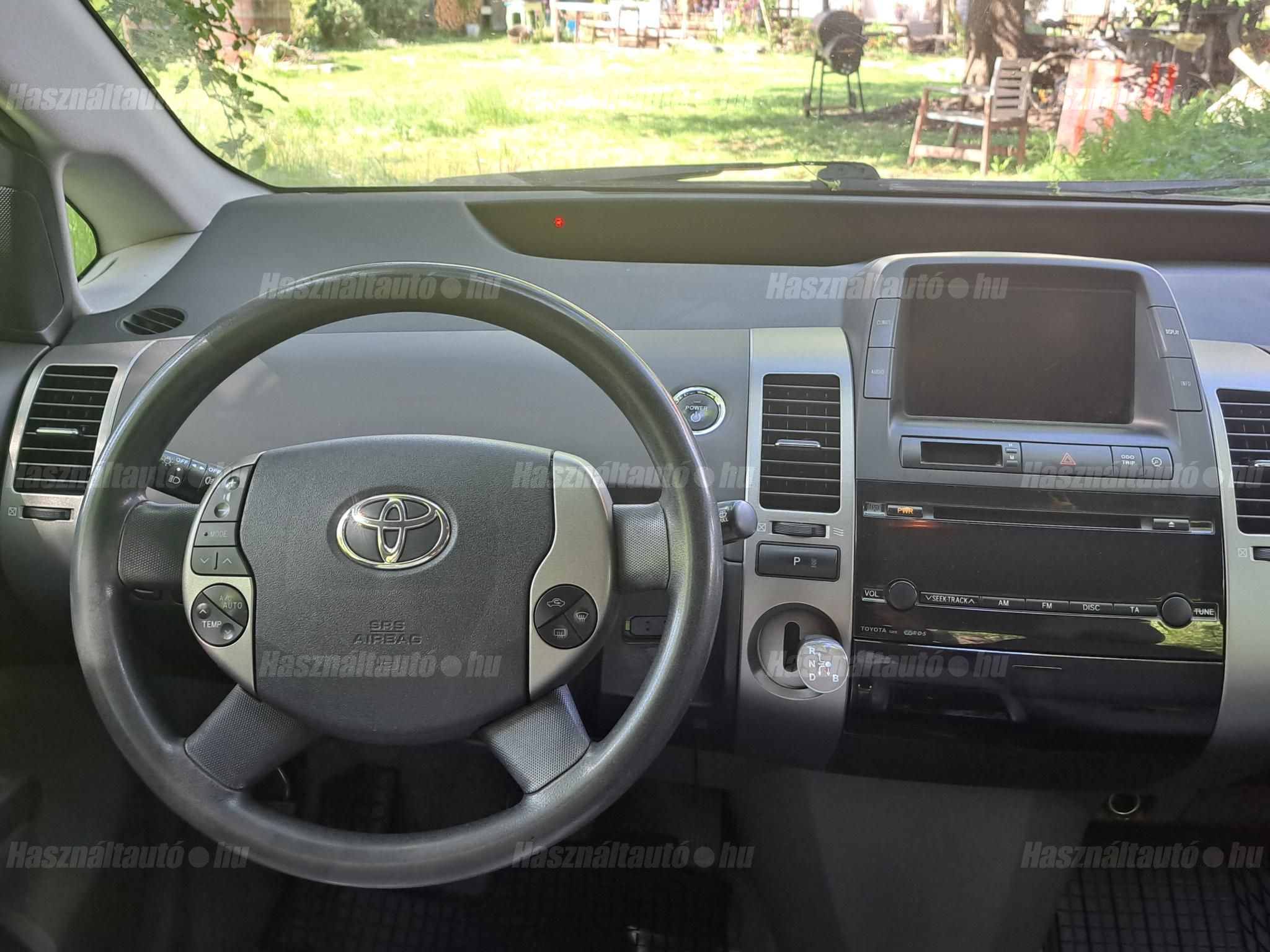 TOYOTA PRIUS 2005 - 1