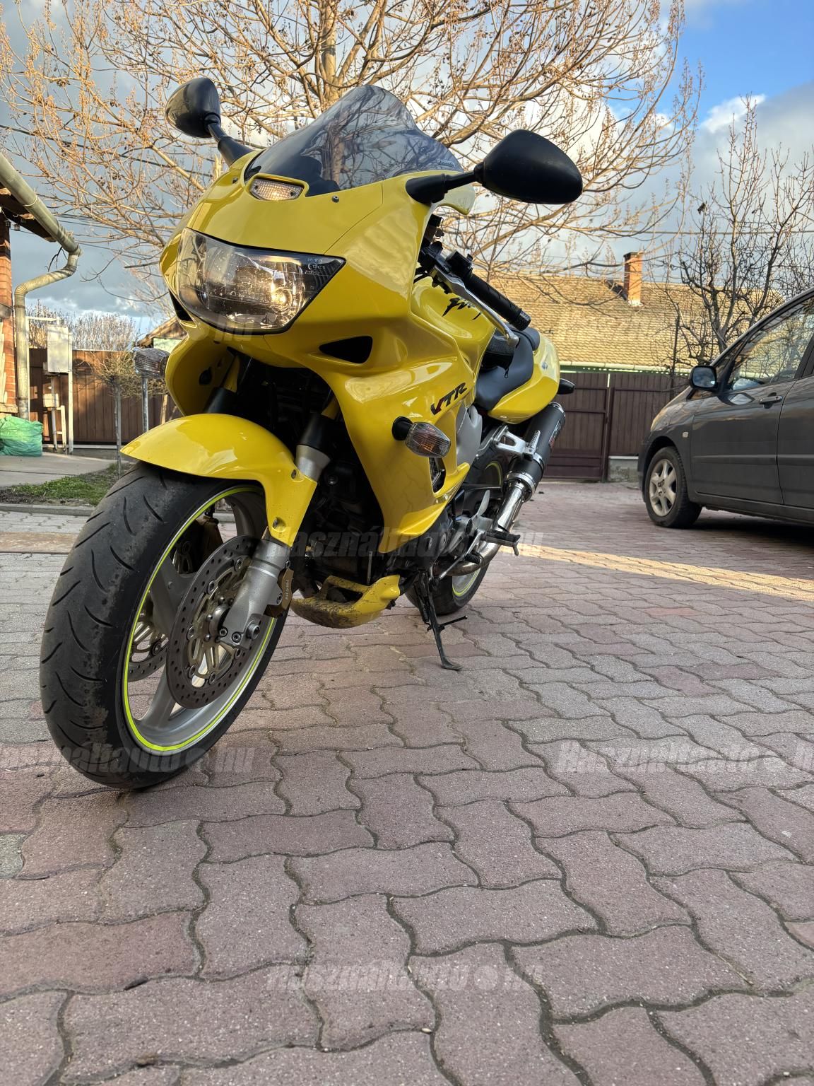 HONDA VTR 1000 F 2002/4 - 1