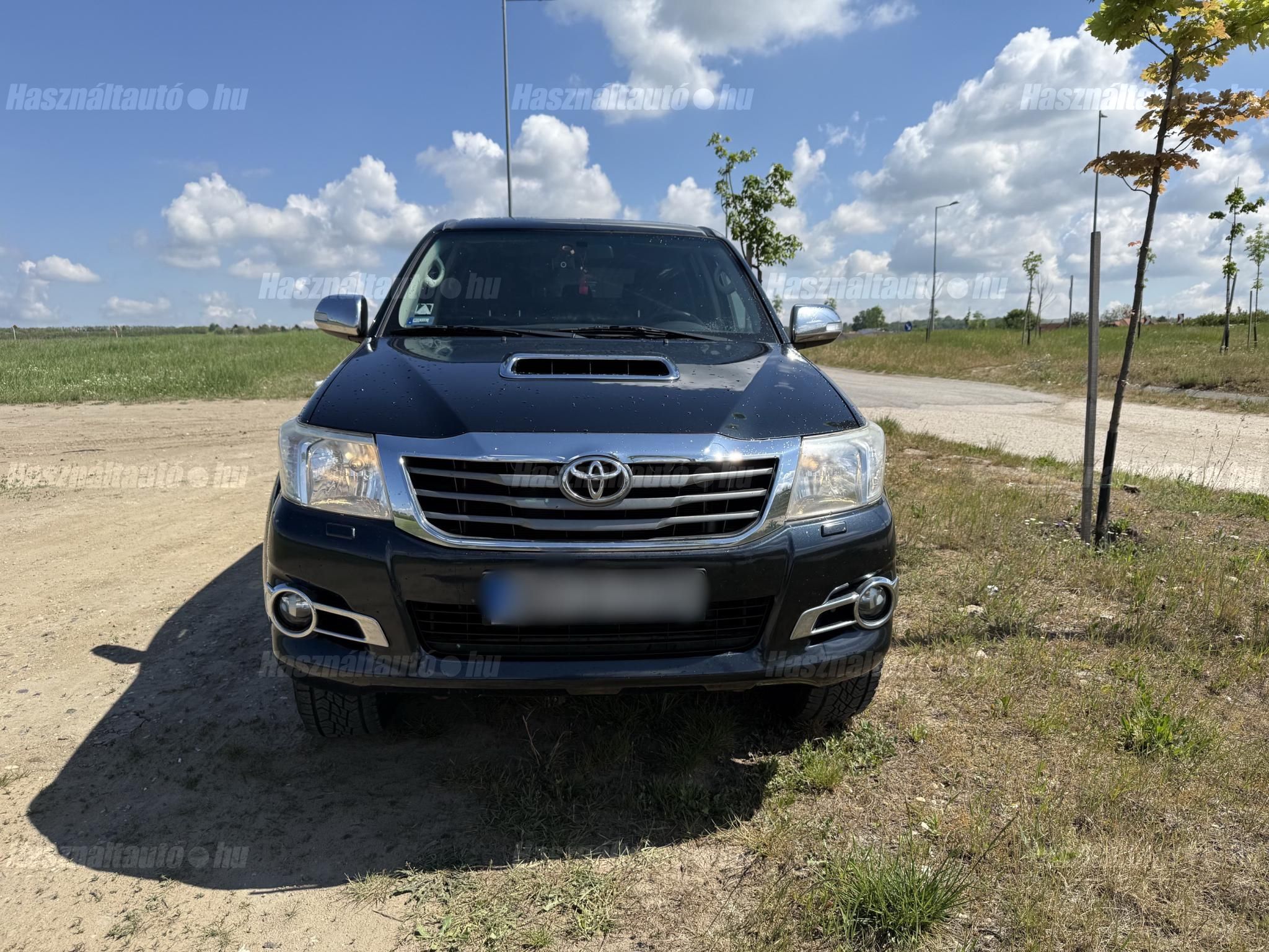 TOYOTA HILUX 2014/11 - 1