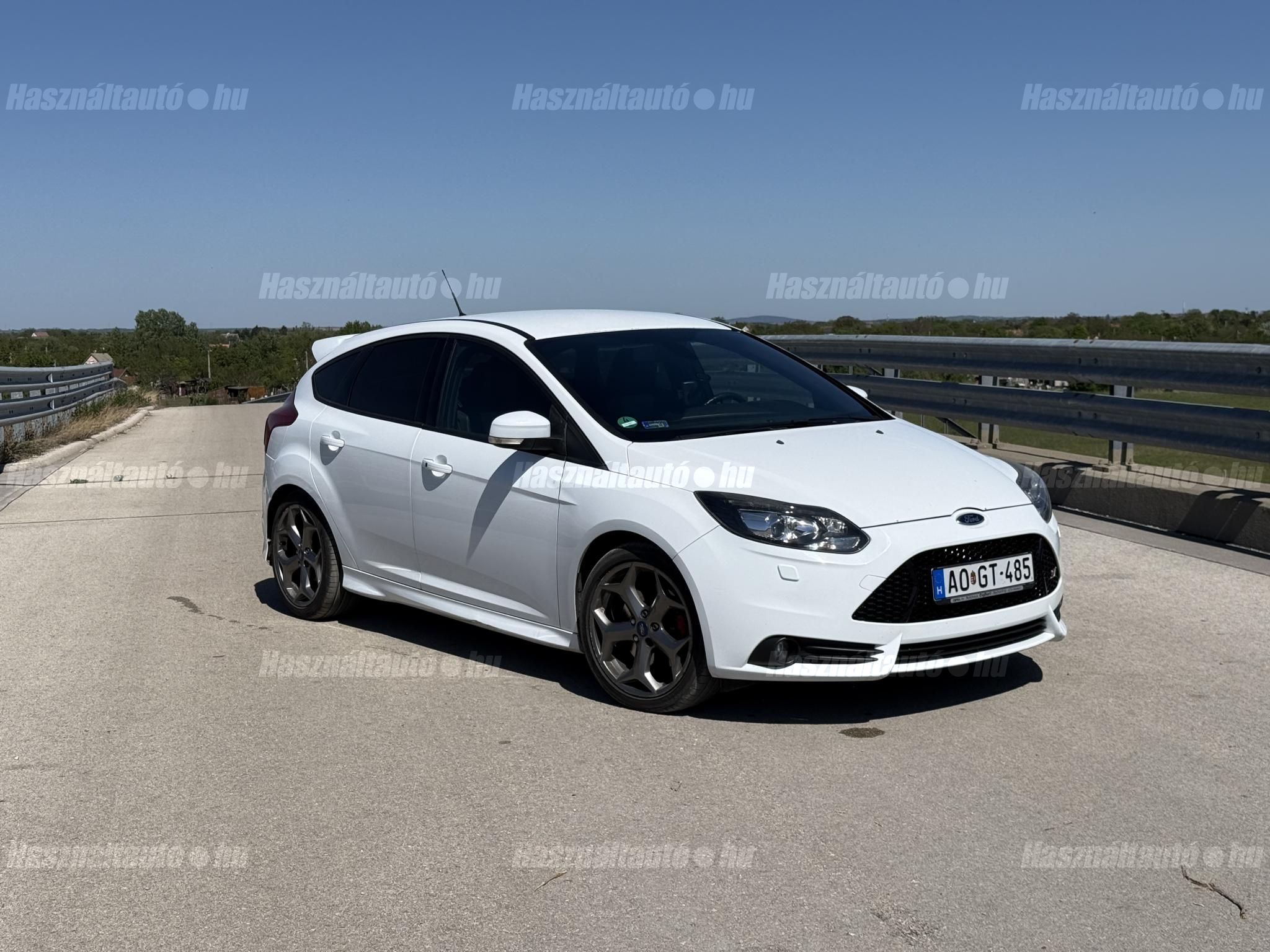 FORD FOCUS 2013/9 - 1