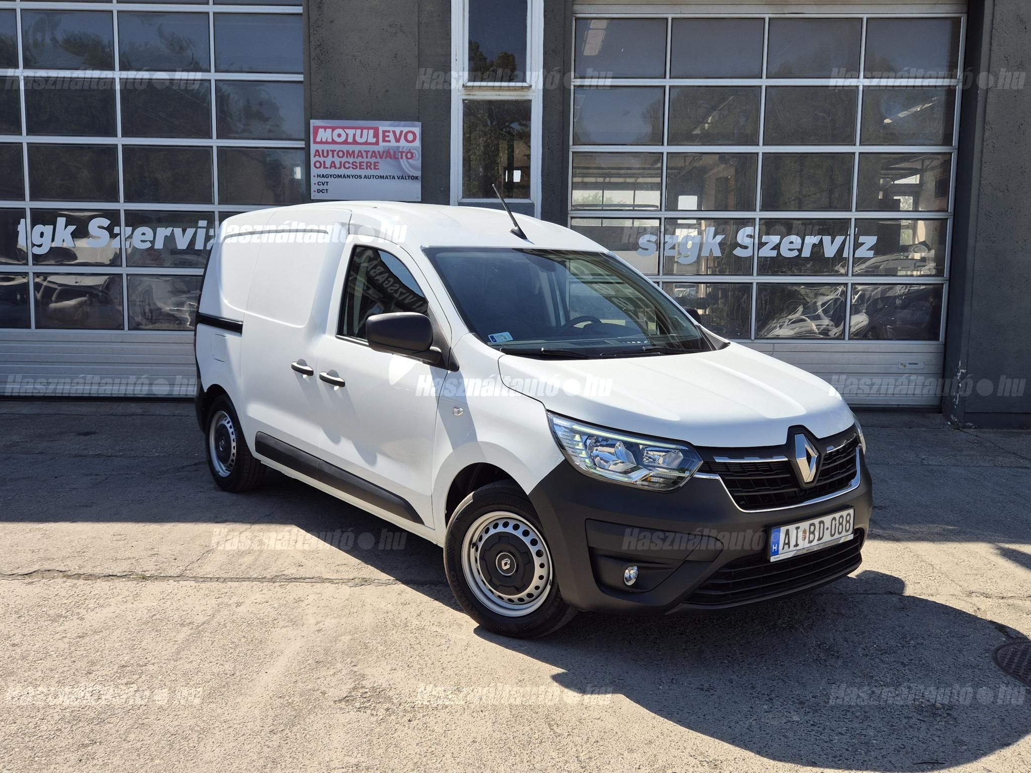 RENAULT EXPRESS 2024/6 - 1