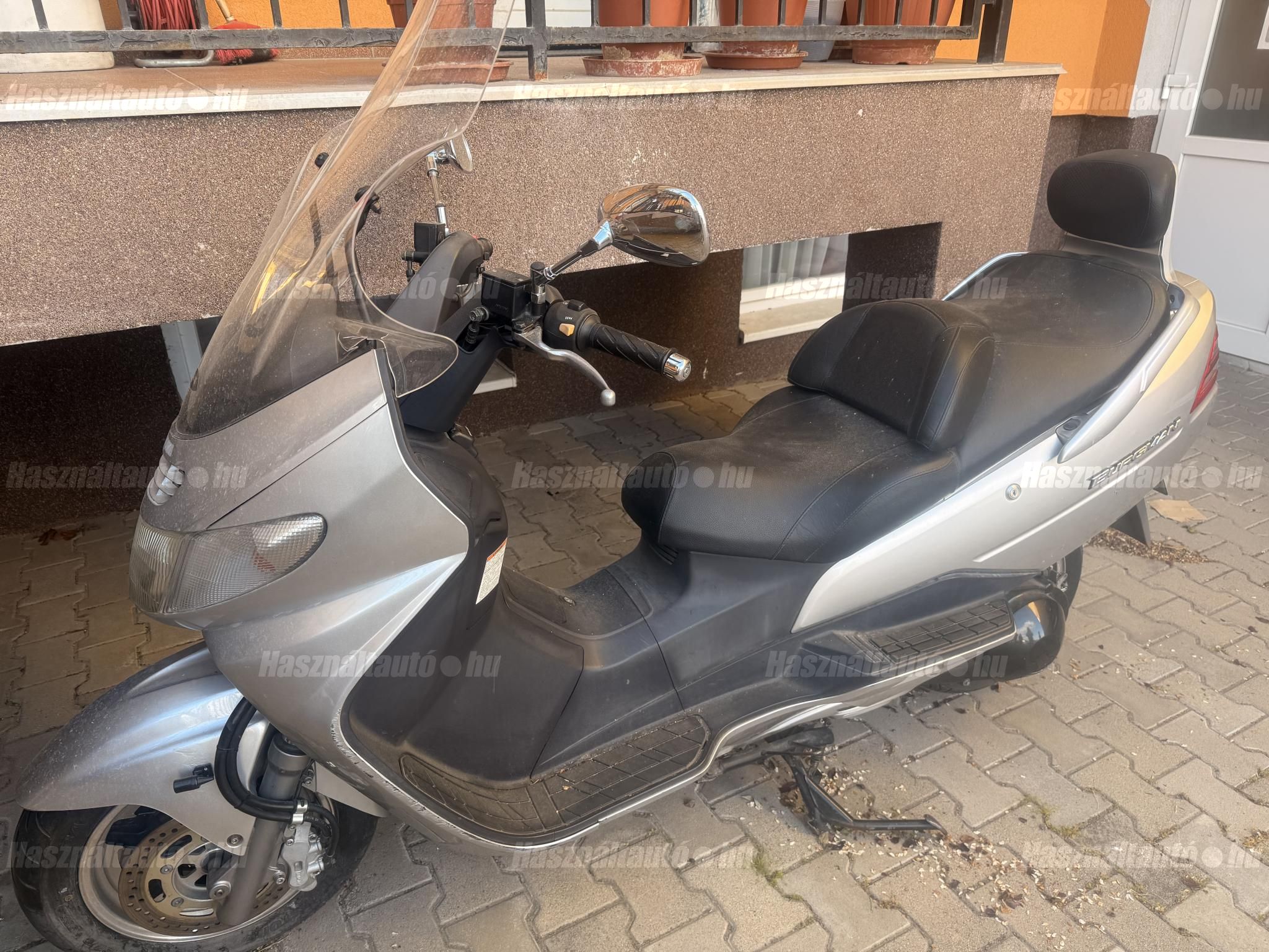 SUZUKI AN 400 BURGMAN 2000 - 1