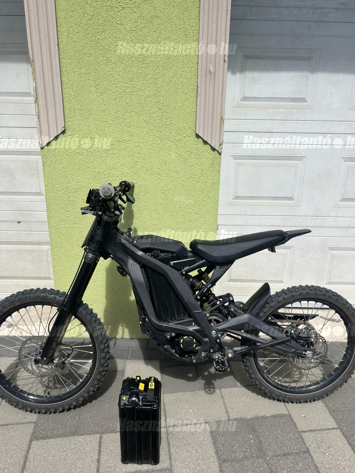 SUR-RON LIGHT BEE X 2021/3 - 1