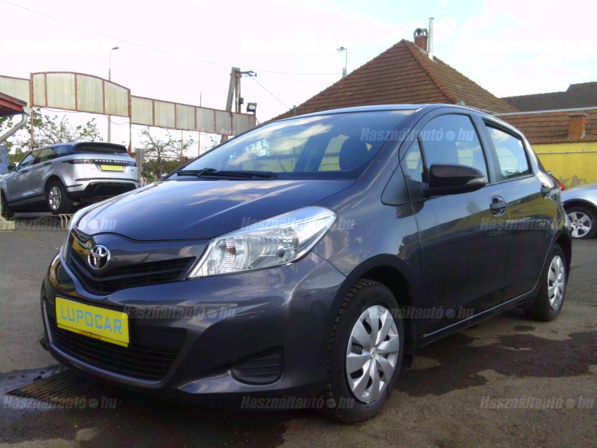 TOYOTA YARIS 2012/3 - 1