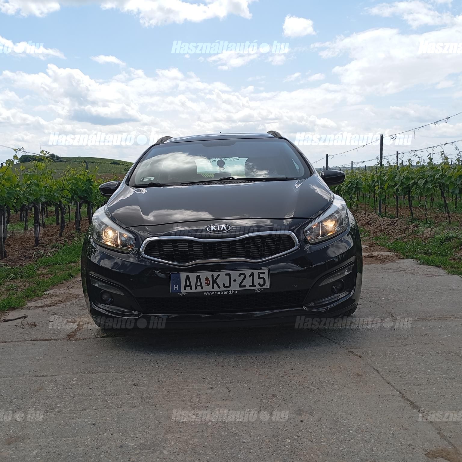 KIA CEE'D 2015/11 - 1