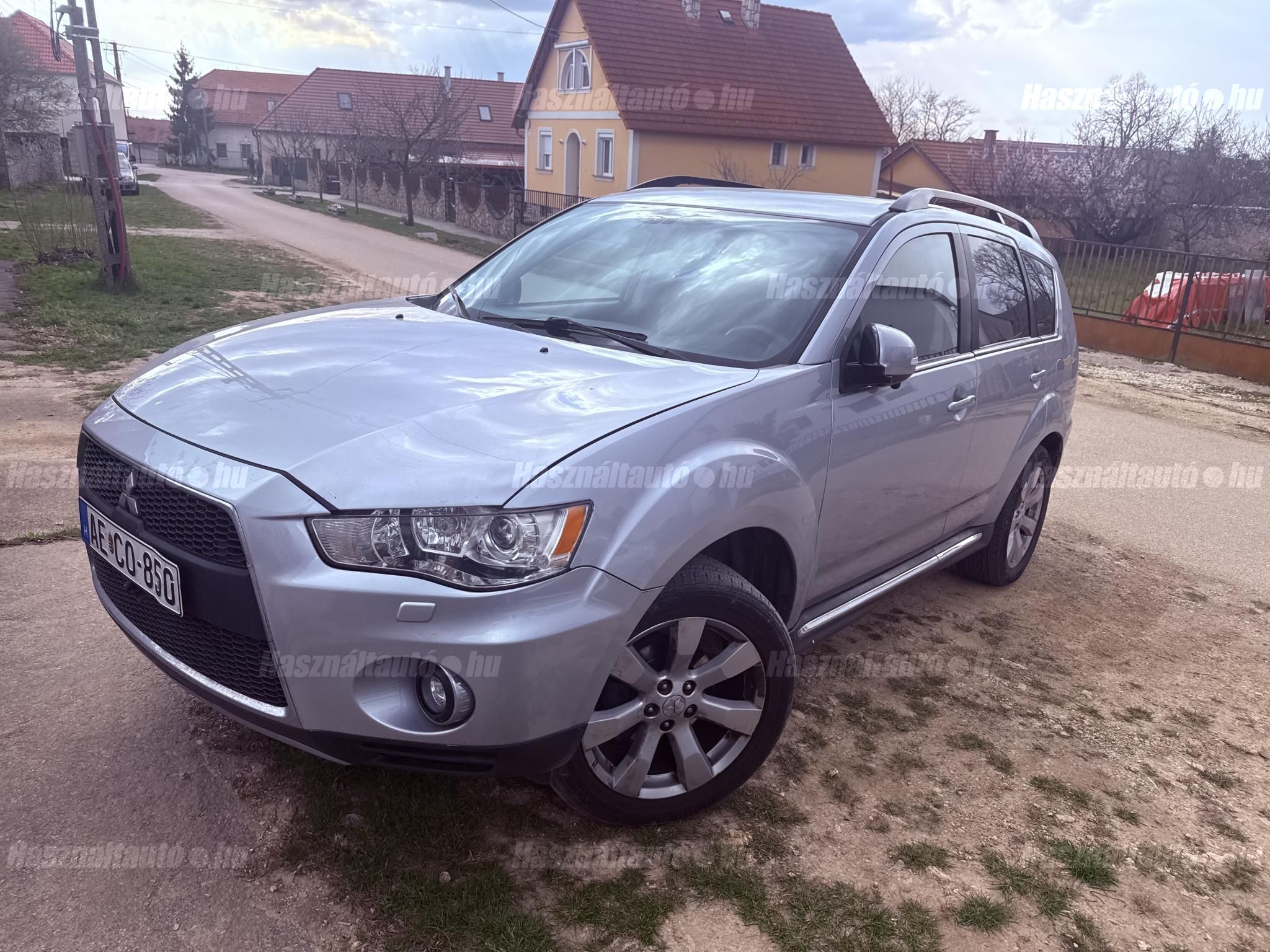 MITSUBISHI OUTLANDER 2011/12 - 1
