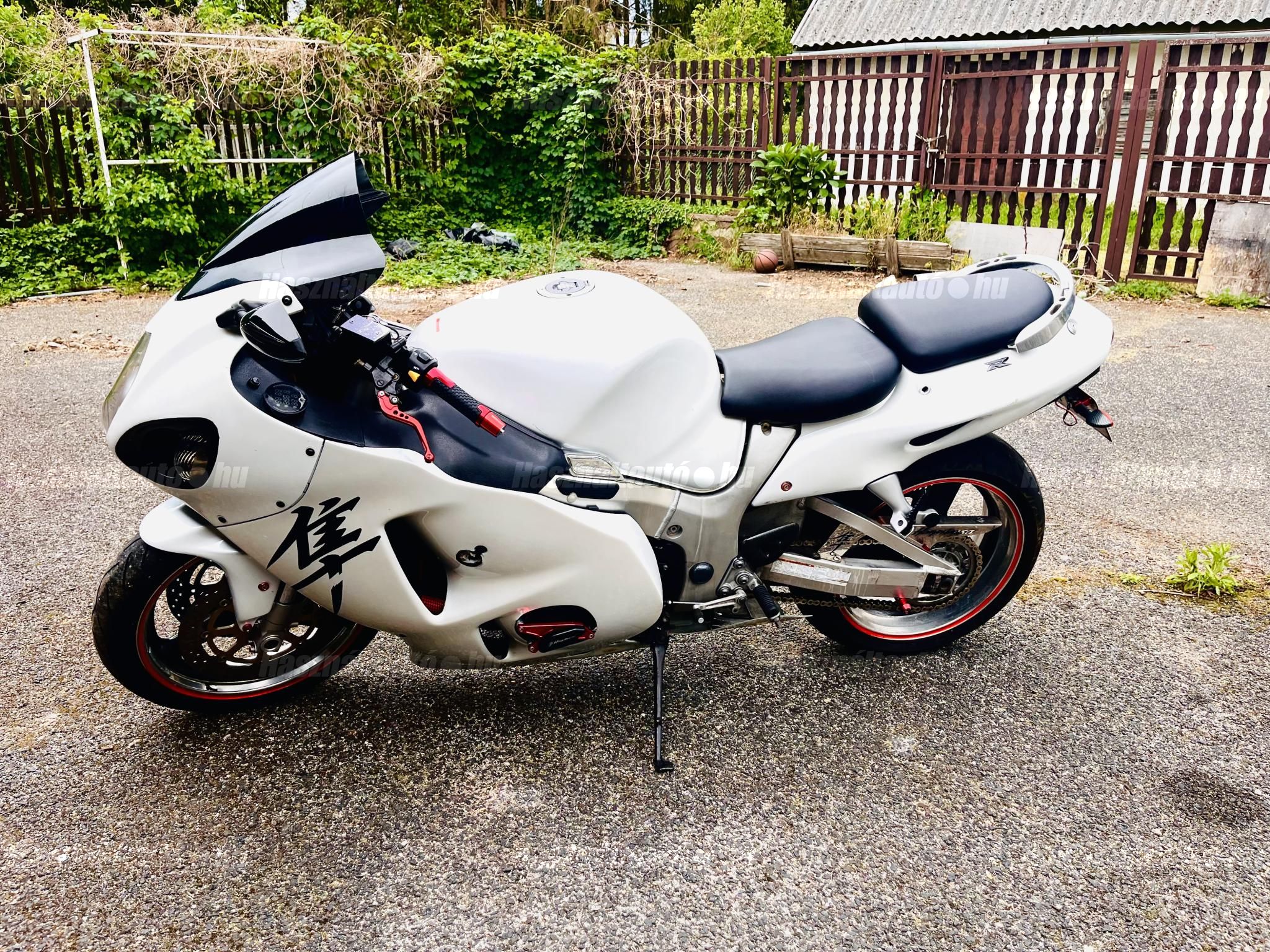 SUZUKI GSX 1300 R (HAYABUSA) 2002/5 - 1