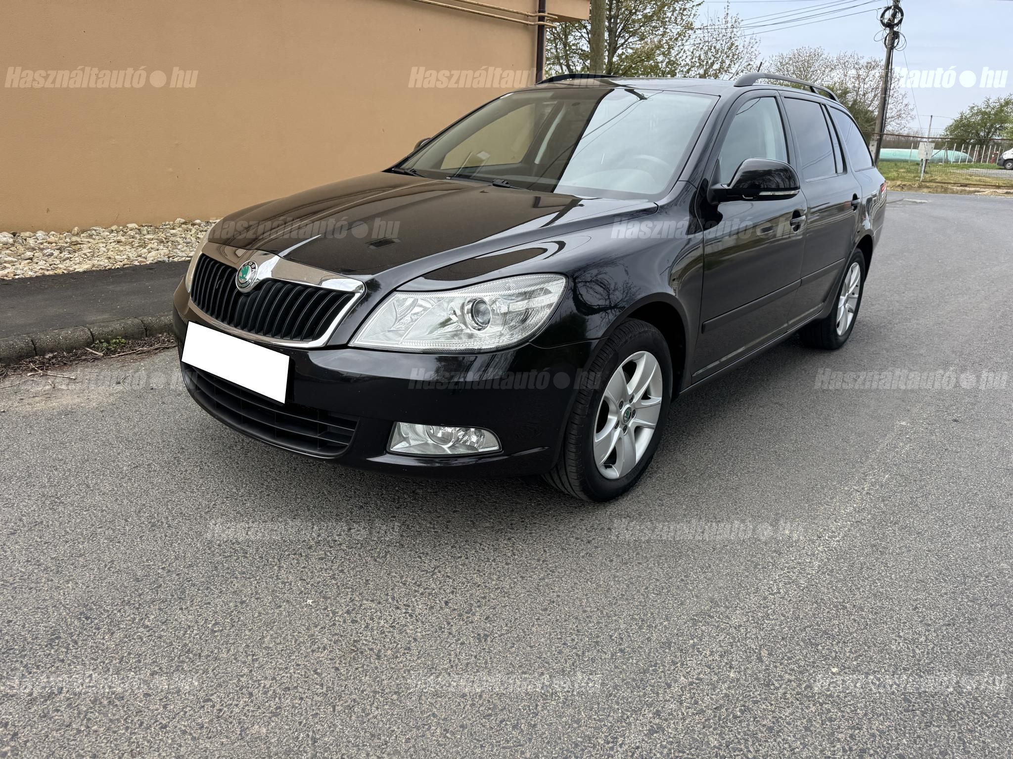 SKODA OCTAVIA 2012/10 - 1