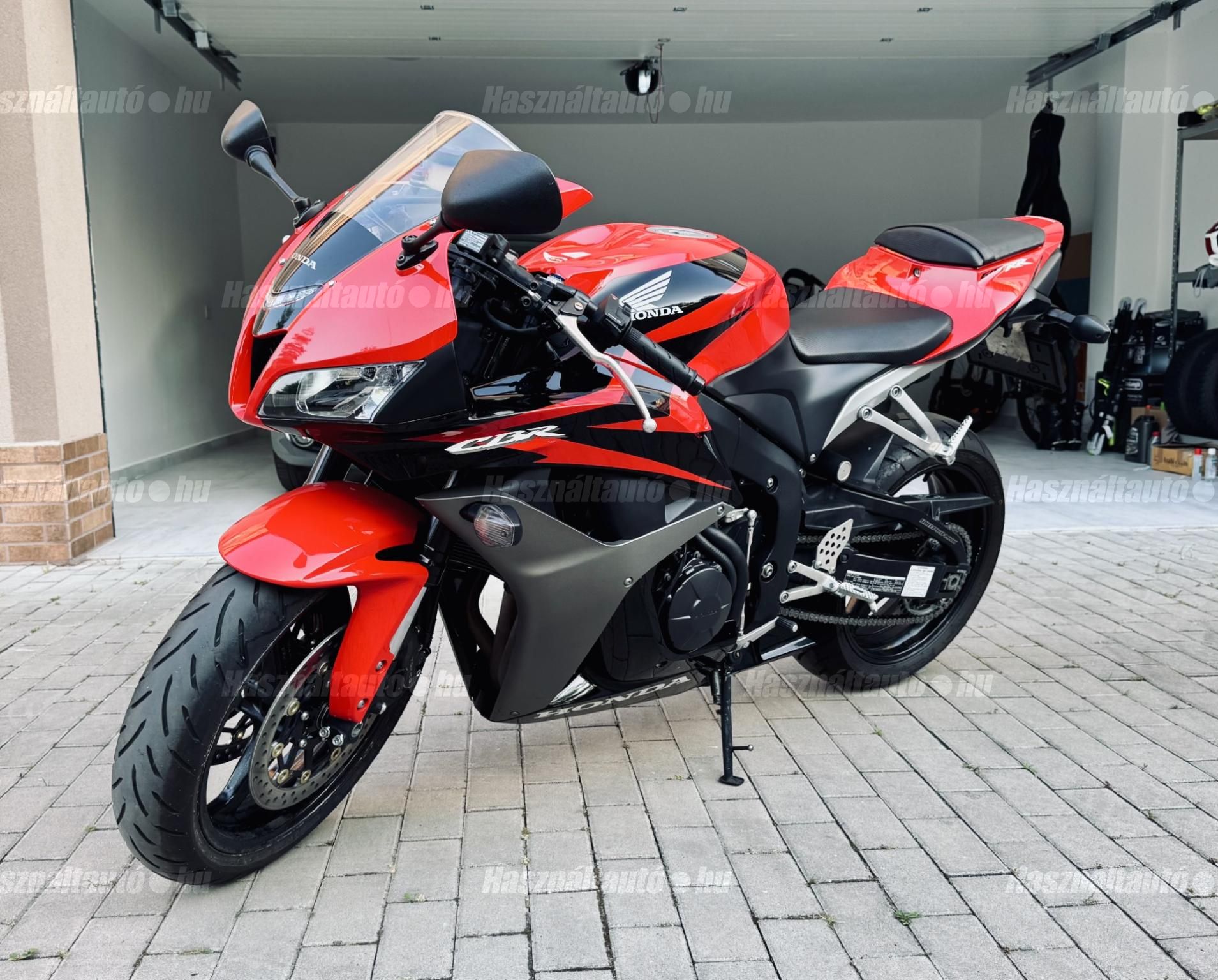 HONDA CBR 600 RR 2008 - 1