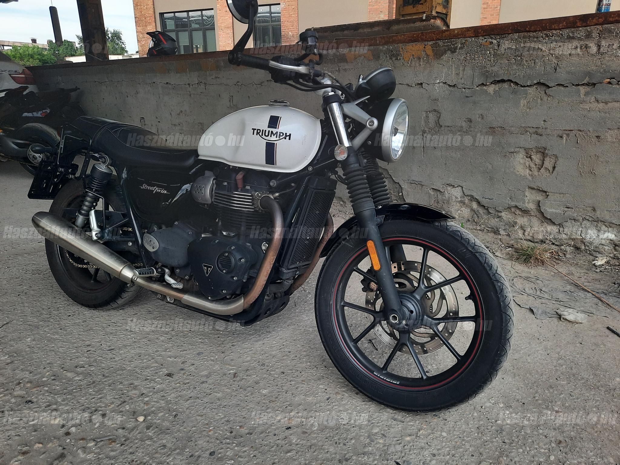 TRIUMPH STREET TWIN 2018/5 - 1