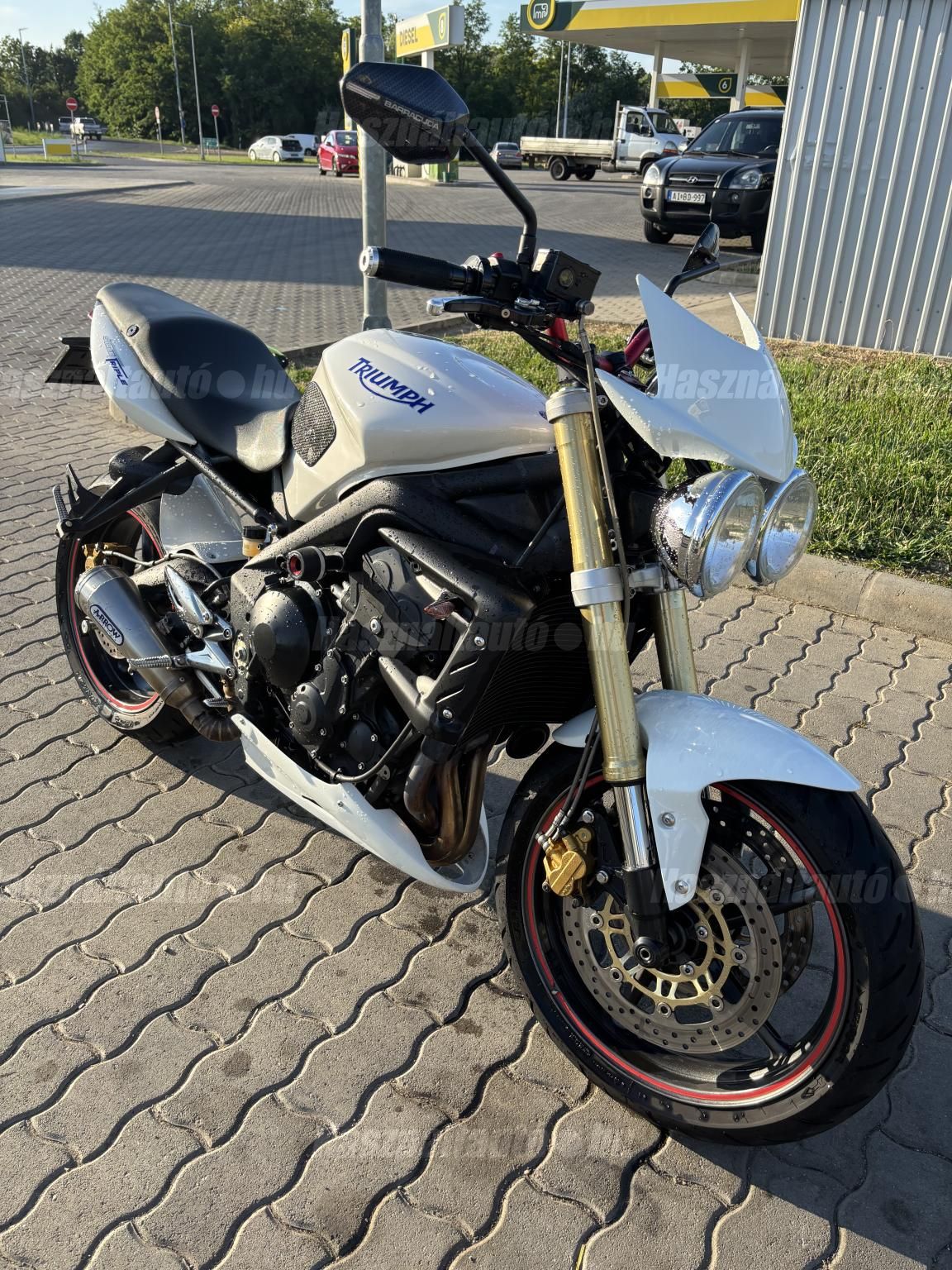 TRIUMPH STREET TRIPLE 675 2007/9 - 1