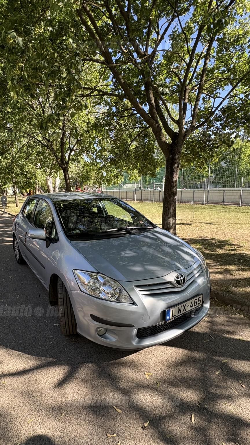 TOYOTA AURIS 2011/7 - 1