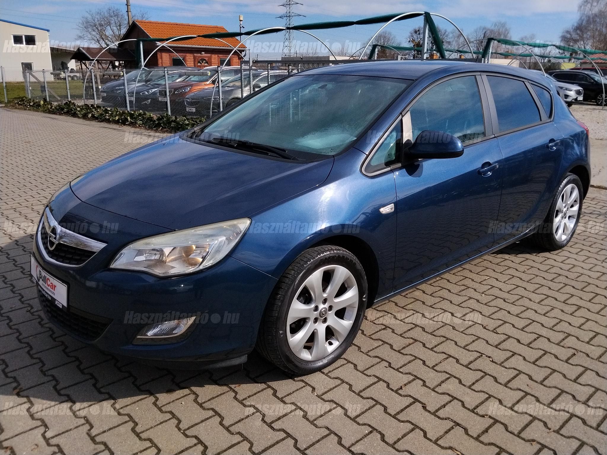 OPEL ASTRA J 2013/8 - 1