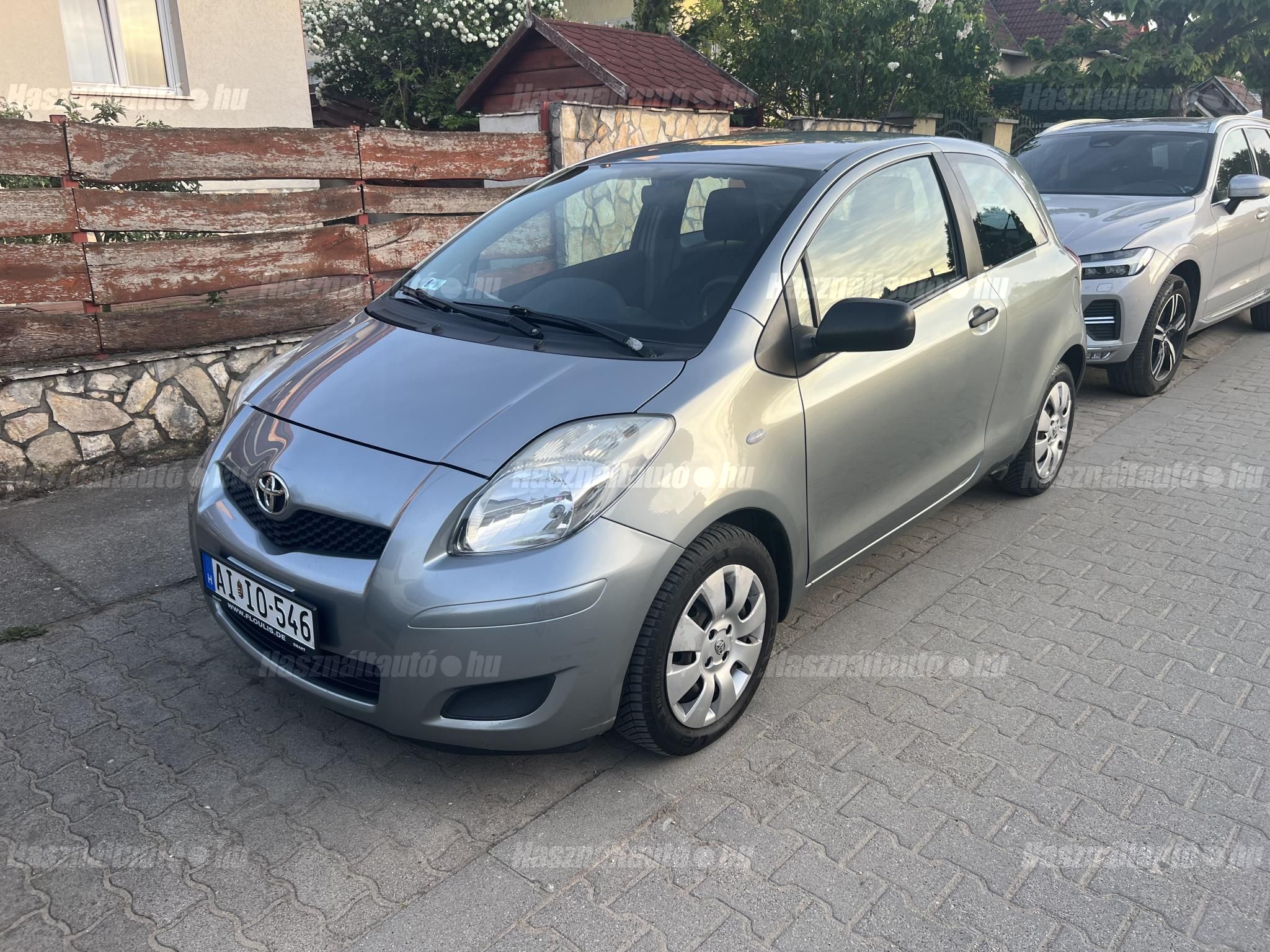 TOYOTA YARIS 2010/8 - 1