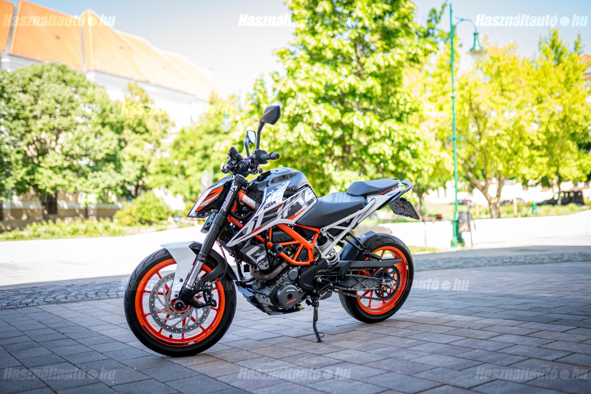 KTM 390 DUKE 2019 - 1