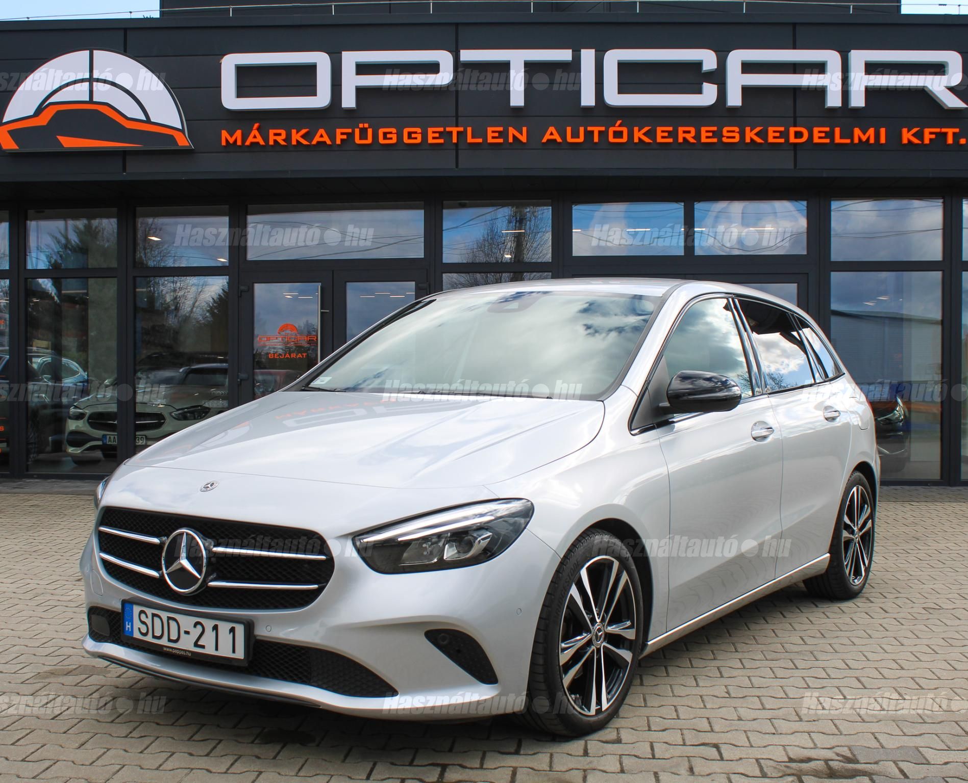 MERCEDES-BENZ B 180 2020/6 - 1