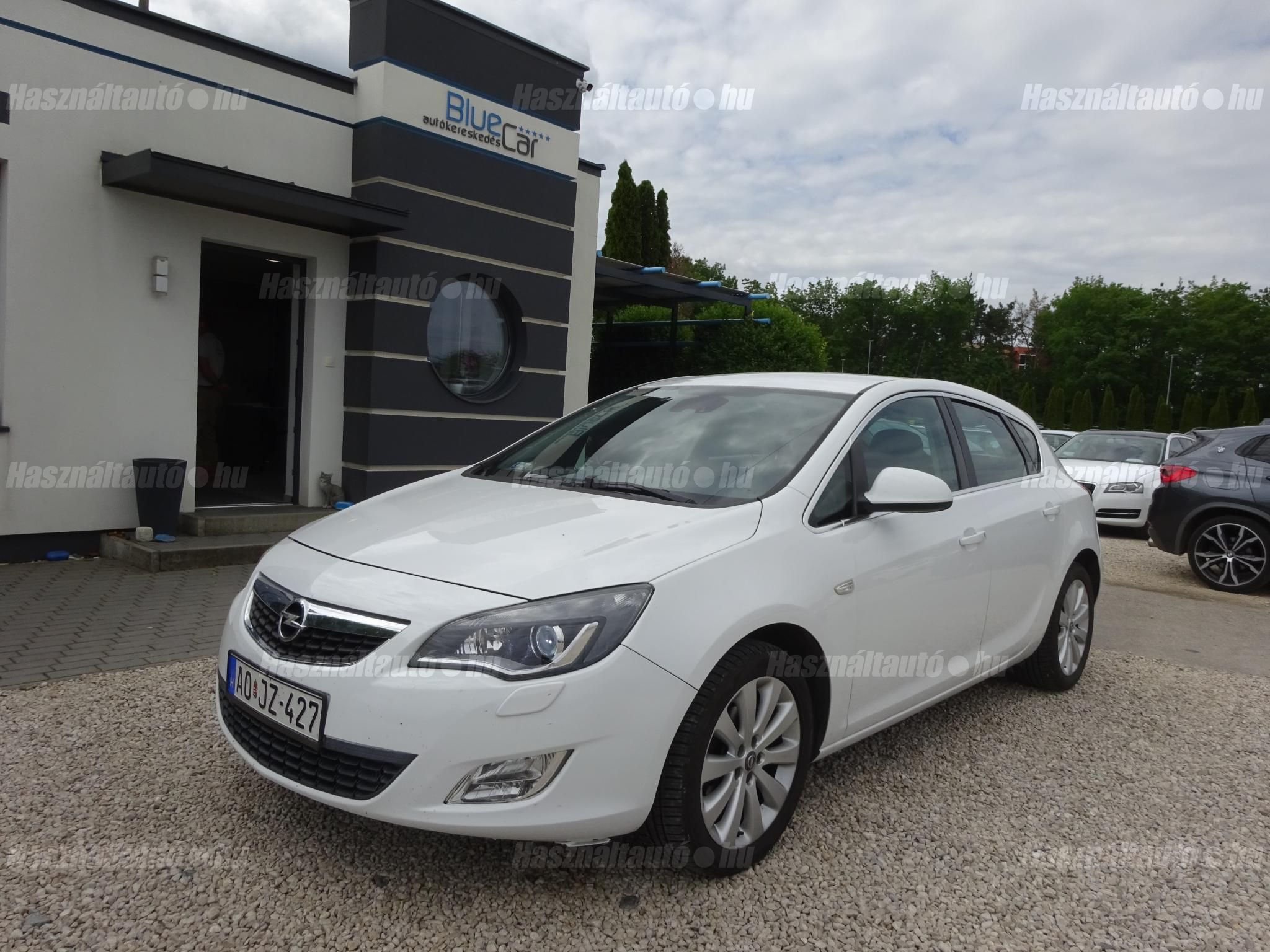 OPEL ASTRA J 2011/11 - 1