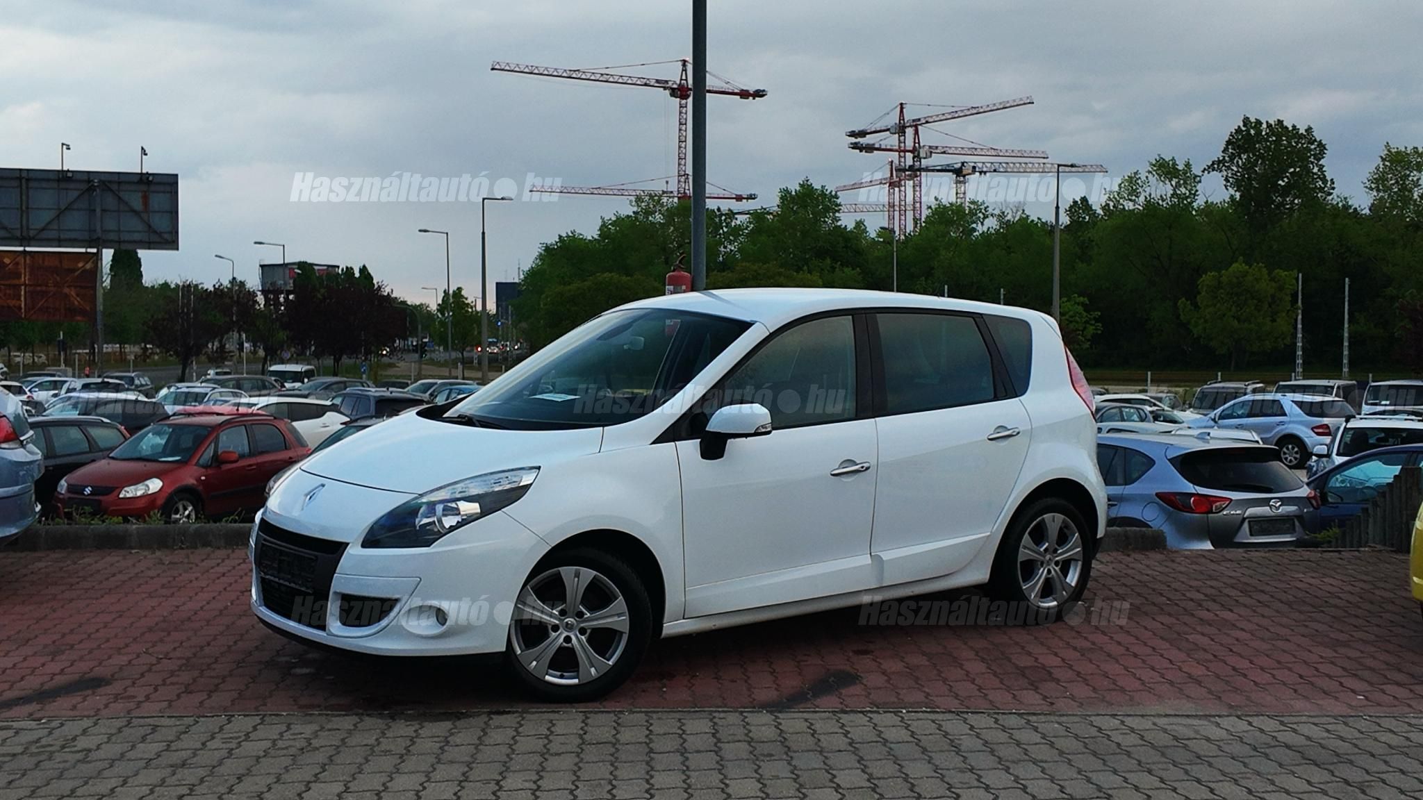 RENAULT SCENIC 2010/9 - 1