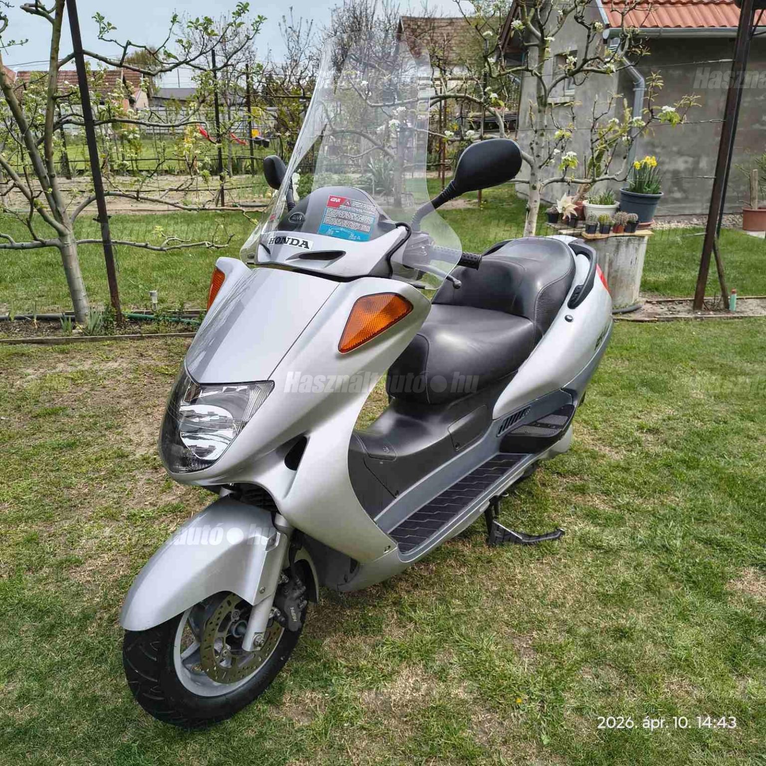 HONDA FES 250 2002 - 1