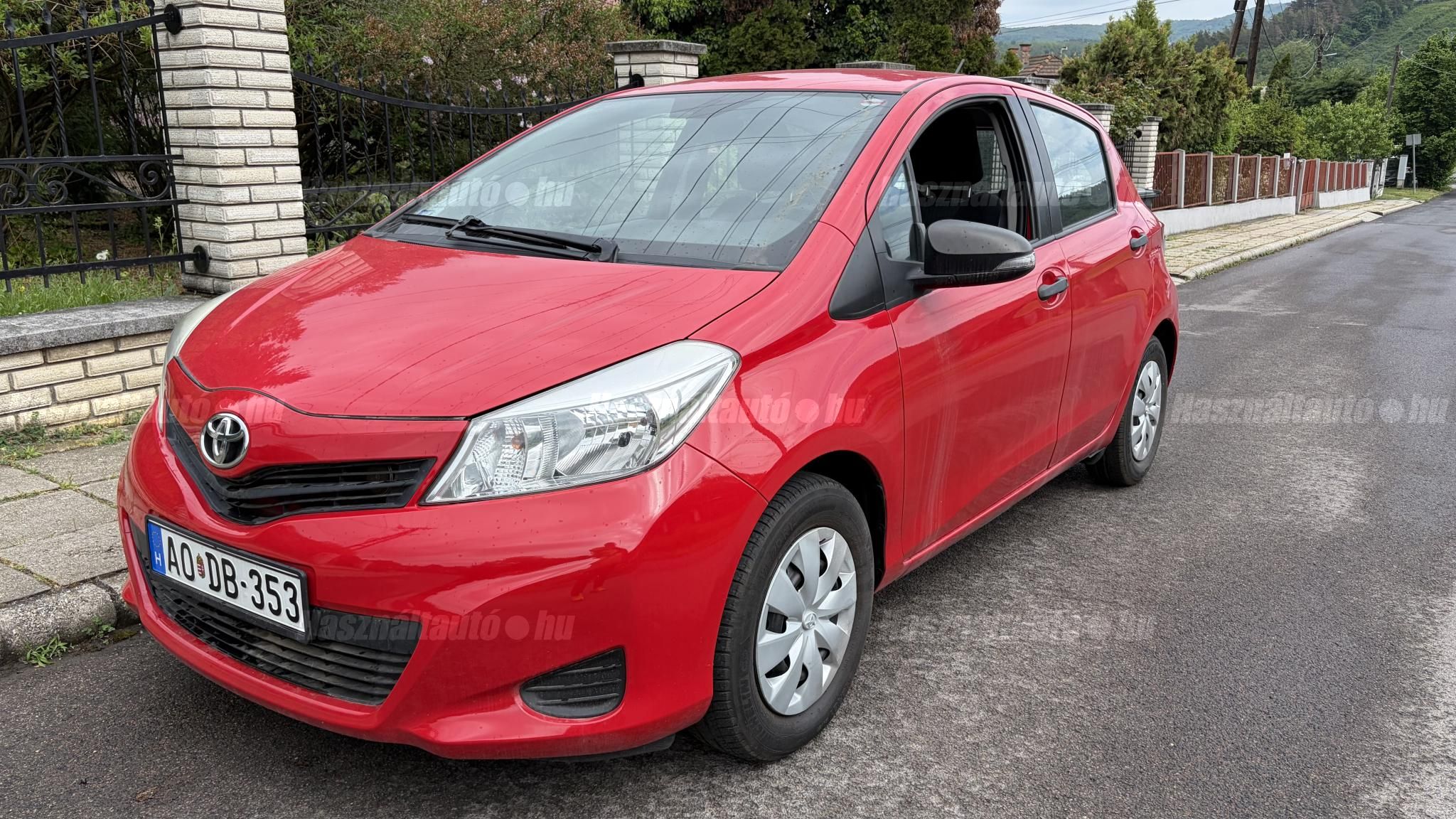 TOYOTA YARIS 2012/9 - 1