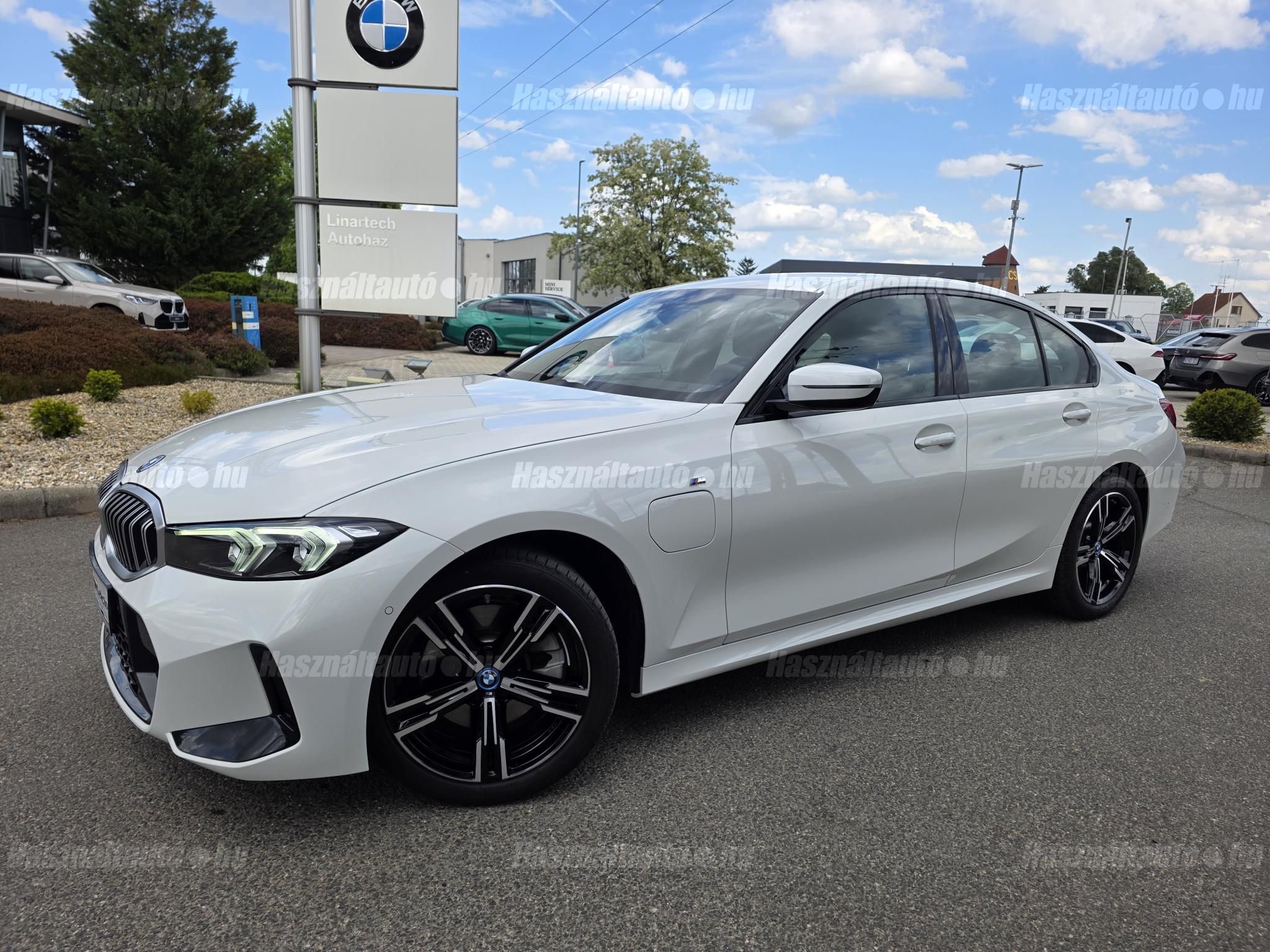 BMW 330 2024/12 - 1