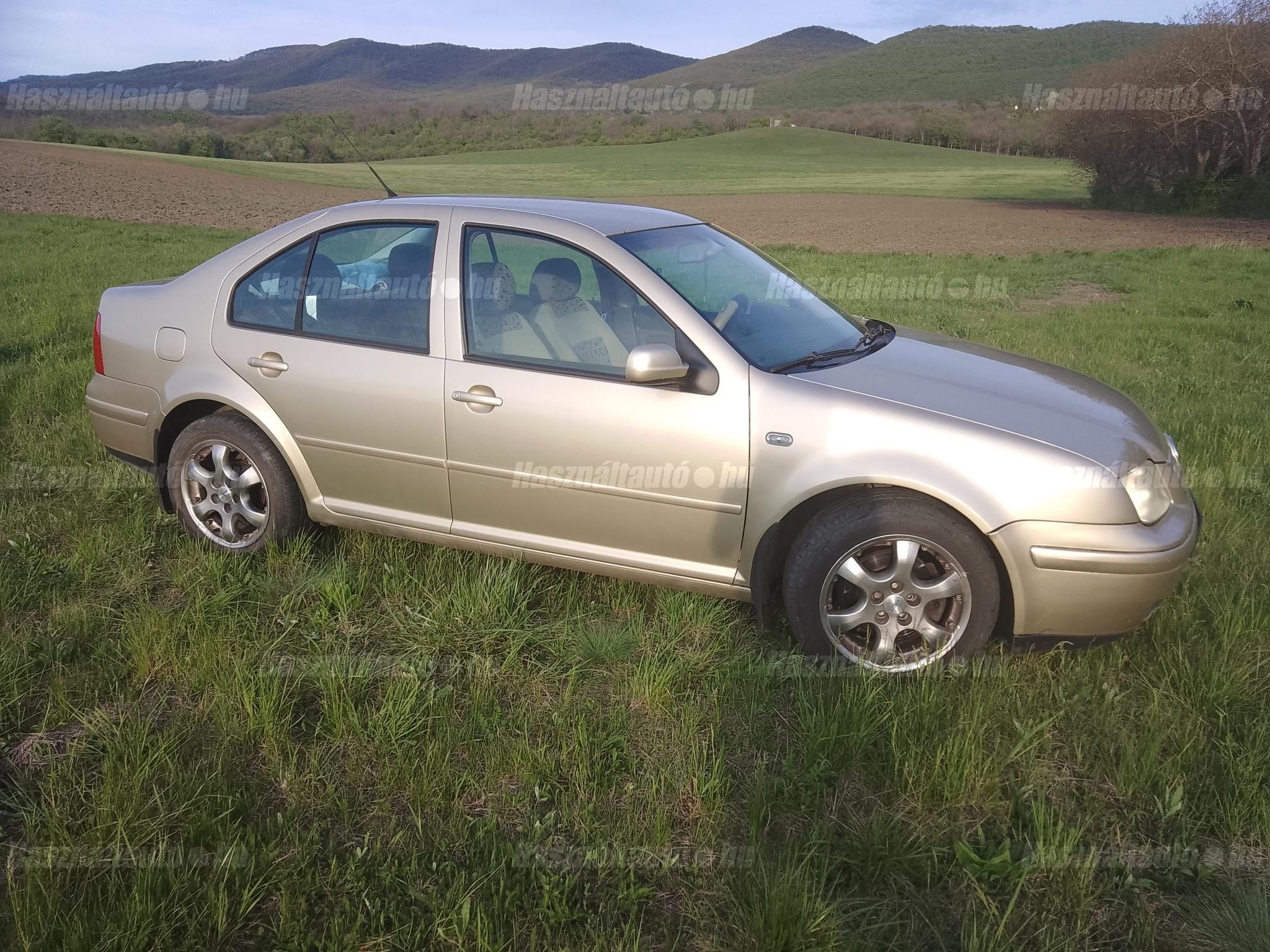 VOLKSWAGEN BORA 2002 - 1