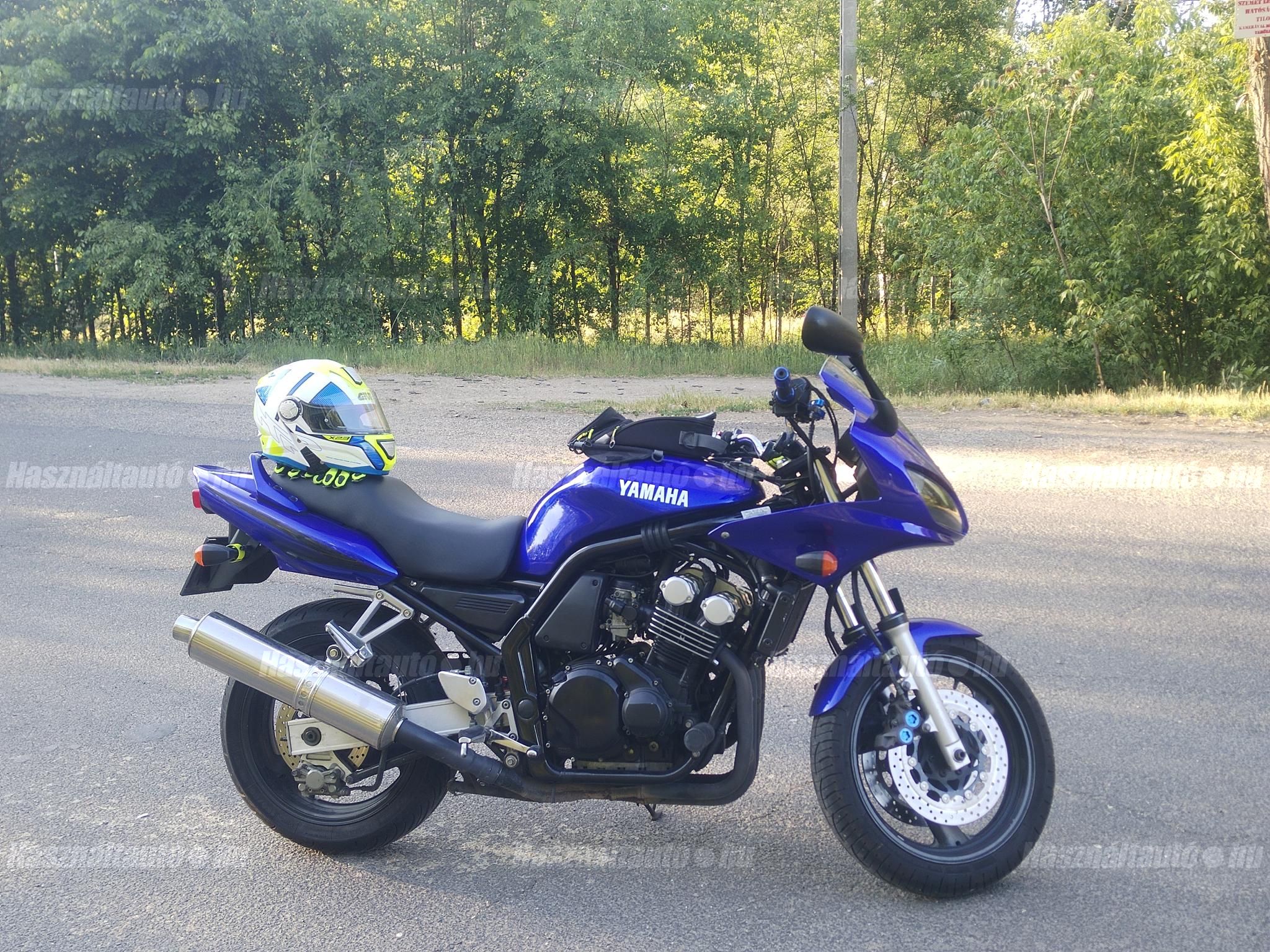 YAMAHA FZS 600 (FAZER) 2001/12 - 1