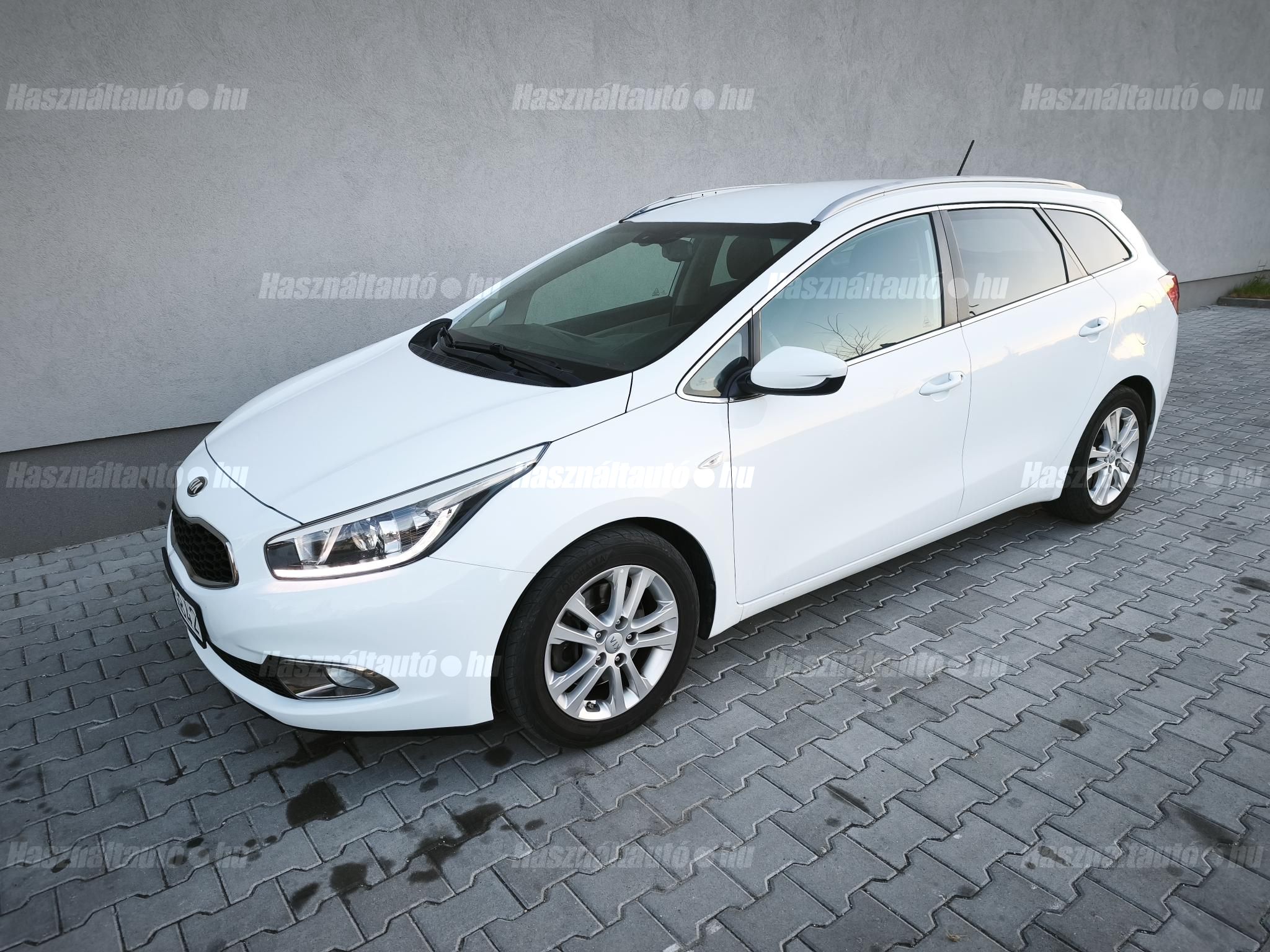 KIA CEE'D 2015/11 - 1