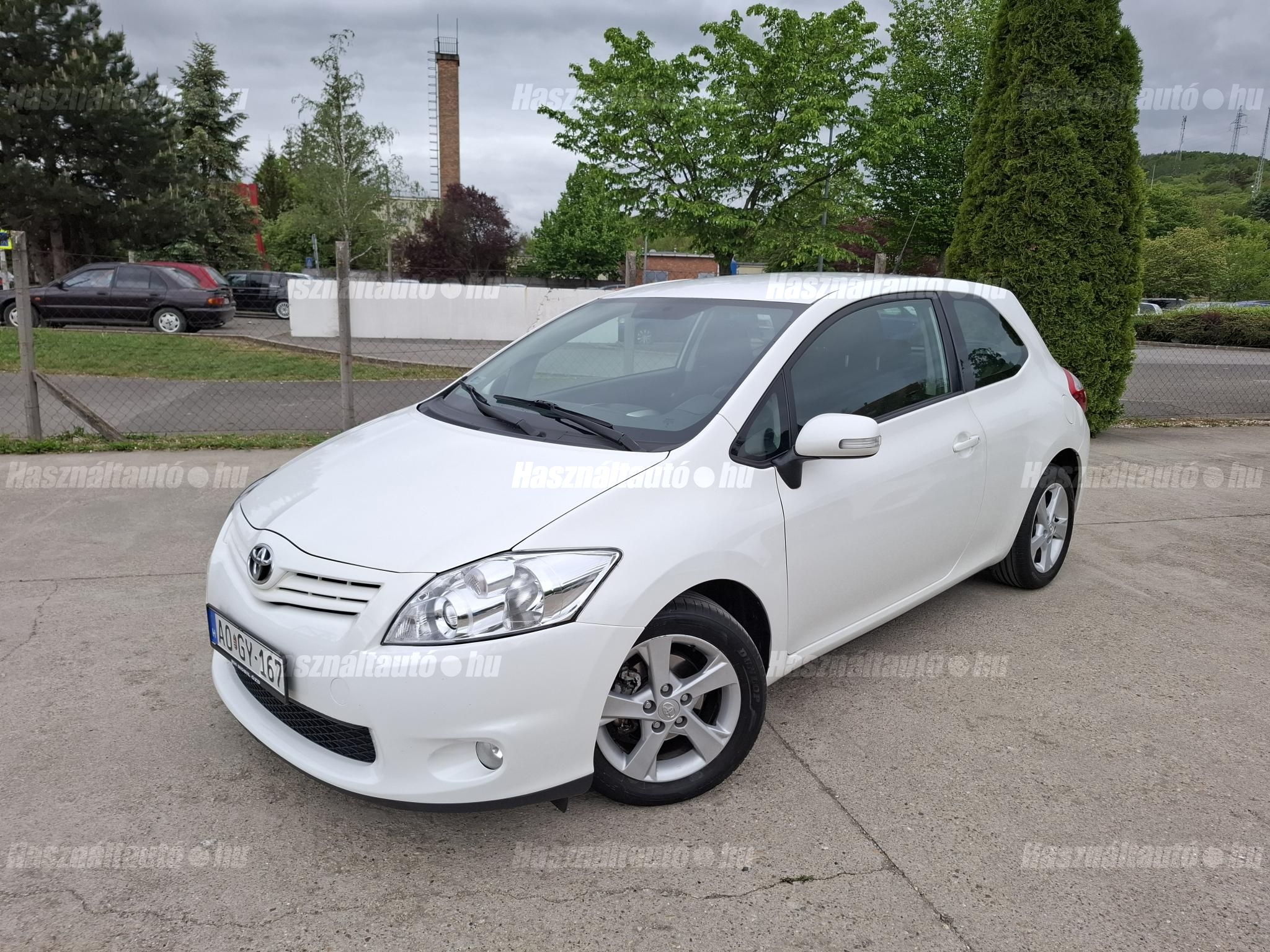 TOYOTA AURIS 2012/10 - 1