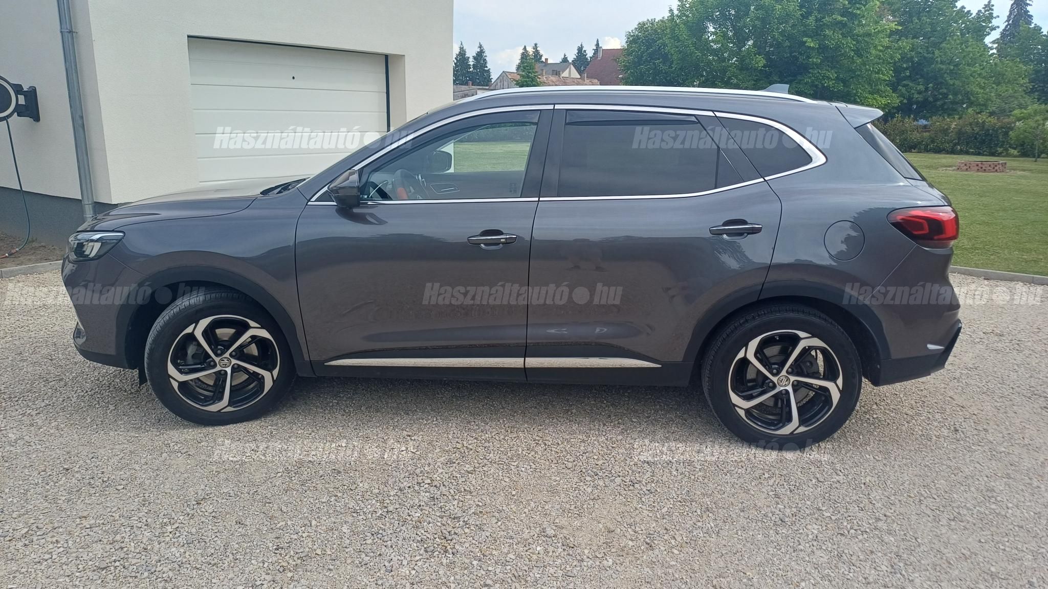 MG HS 2023/12 - 1