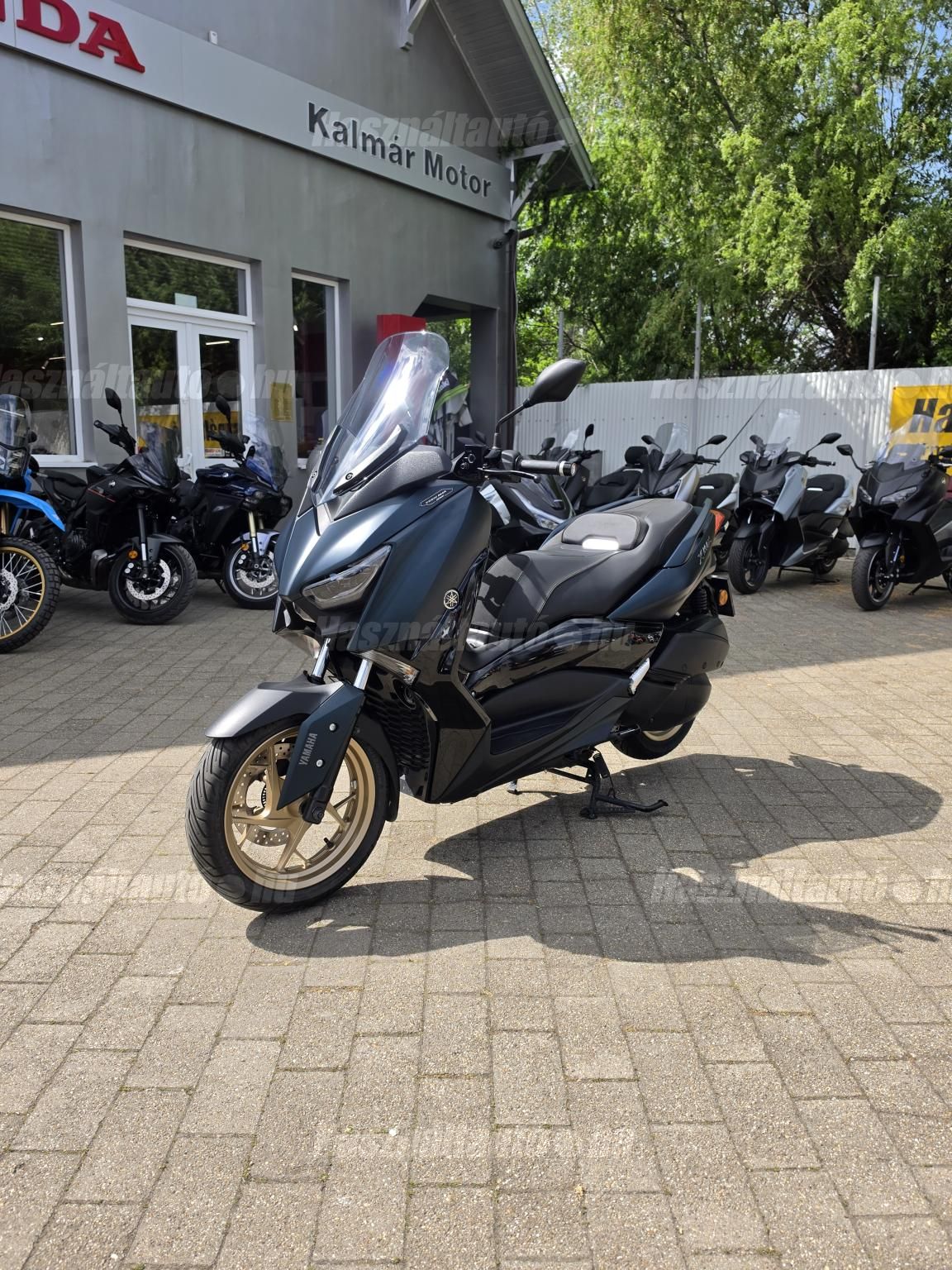 YAMAHA X-MAX 300 2022/10 - 1