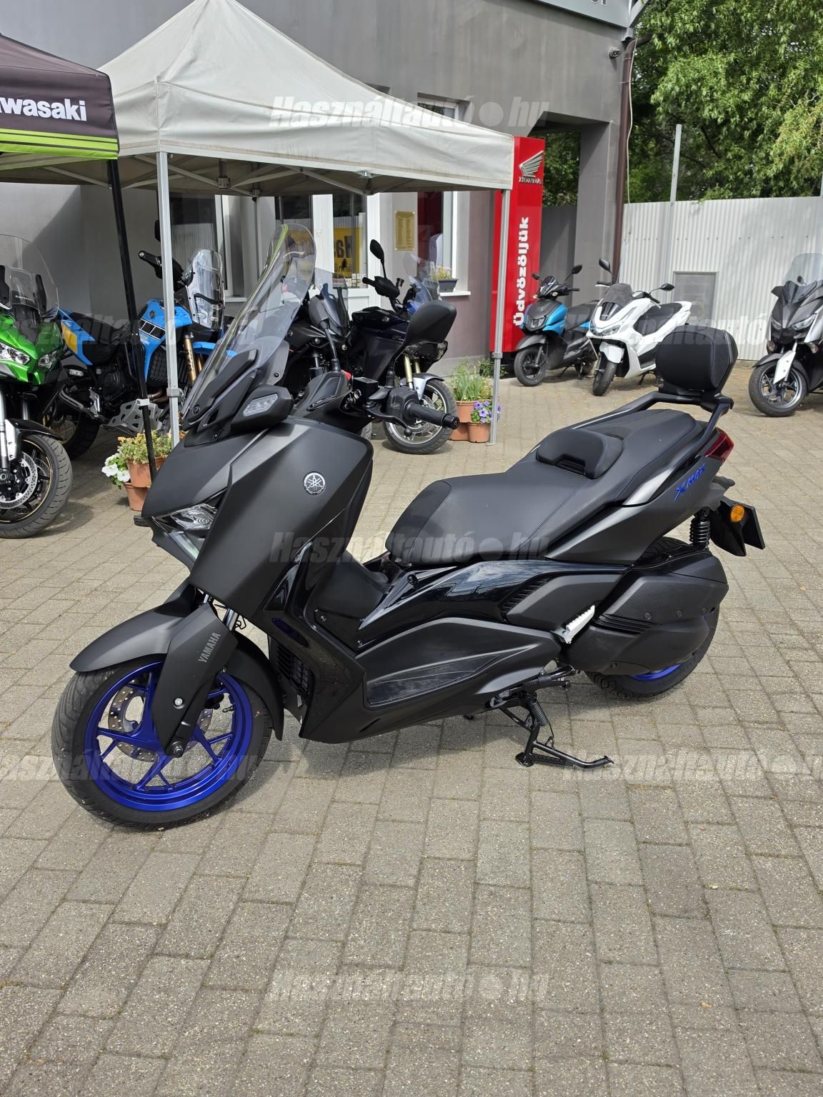 YAMAHA X-MAX 300 2025/6 - 1