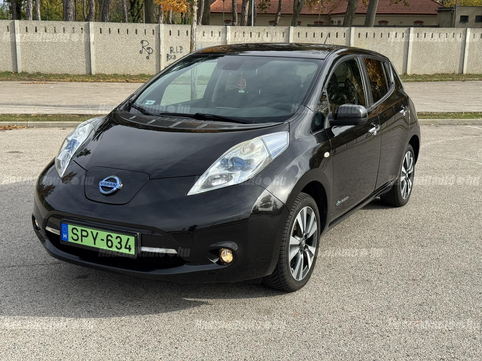 NISSAN LEAF 2015/11 - 1