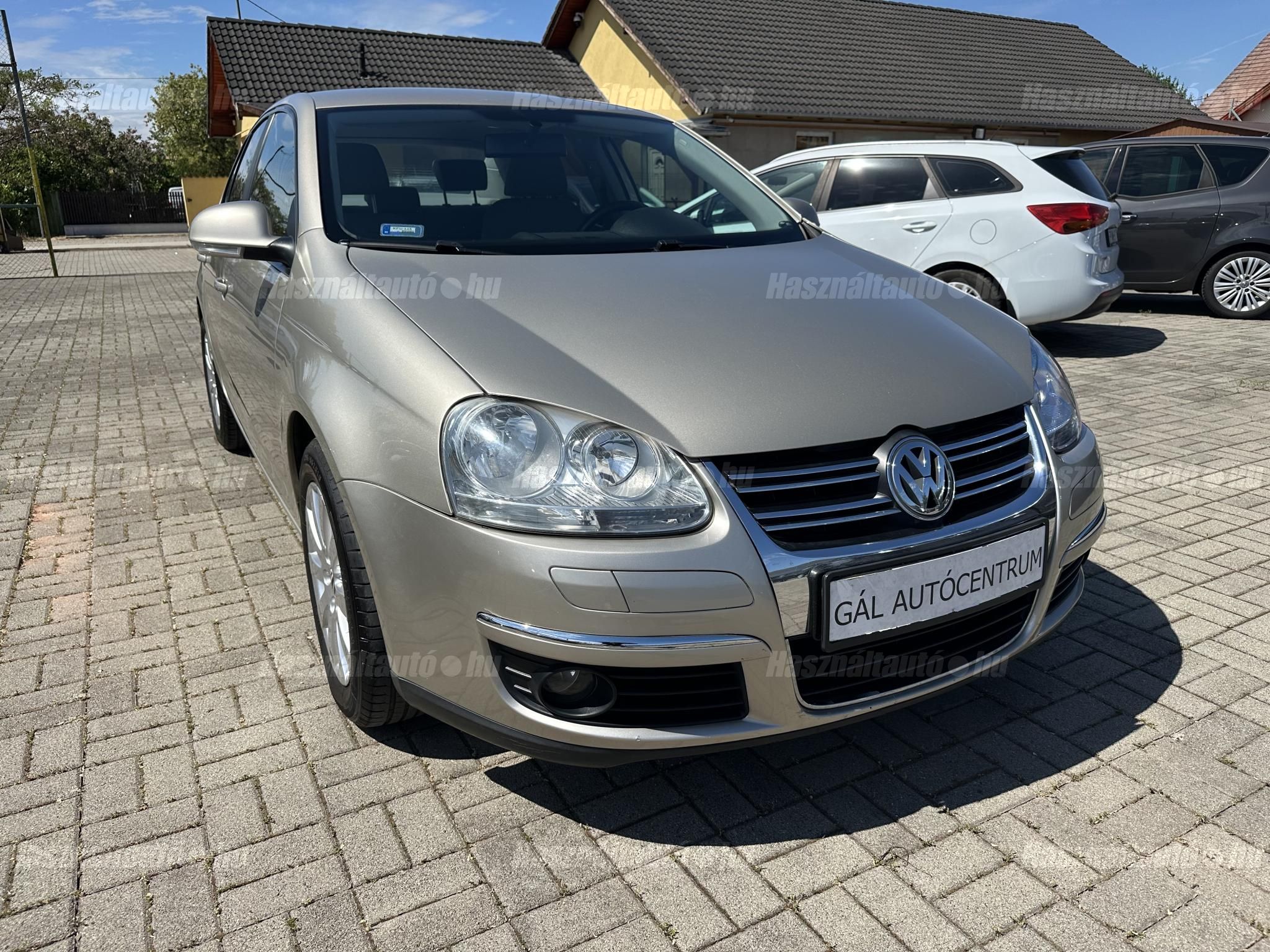 VOLKSWAGEN JETTA 2006/8 - 1