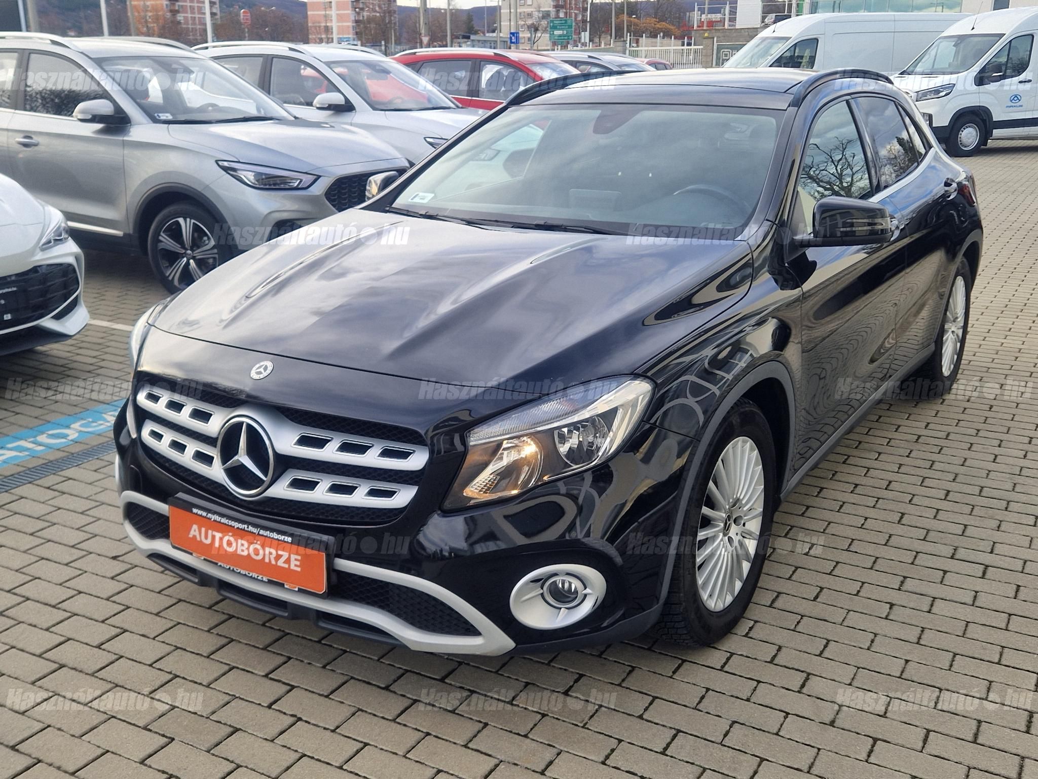 MERCEDES-BENZ GLA 180 2018/1 - 1