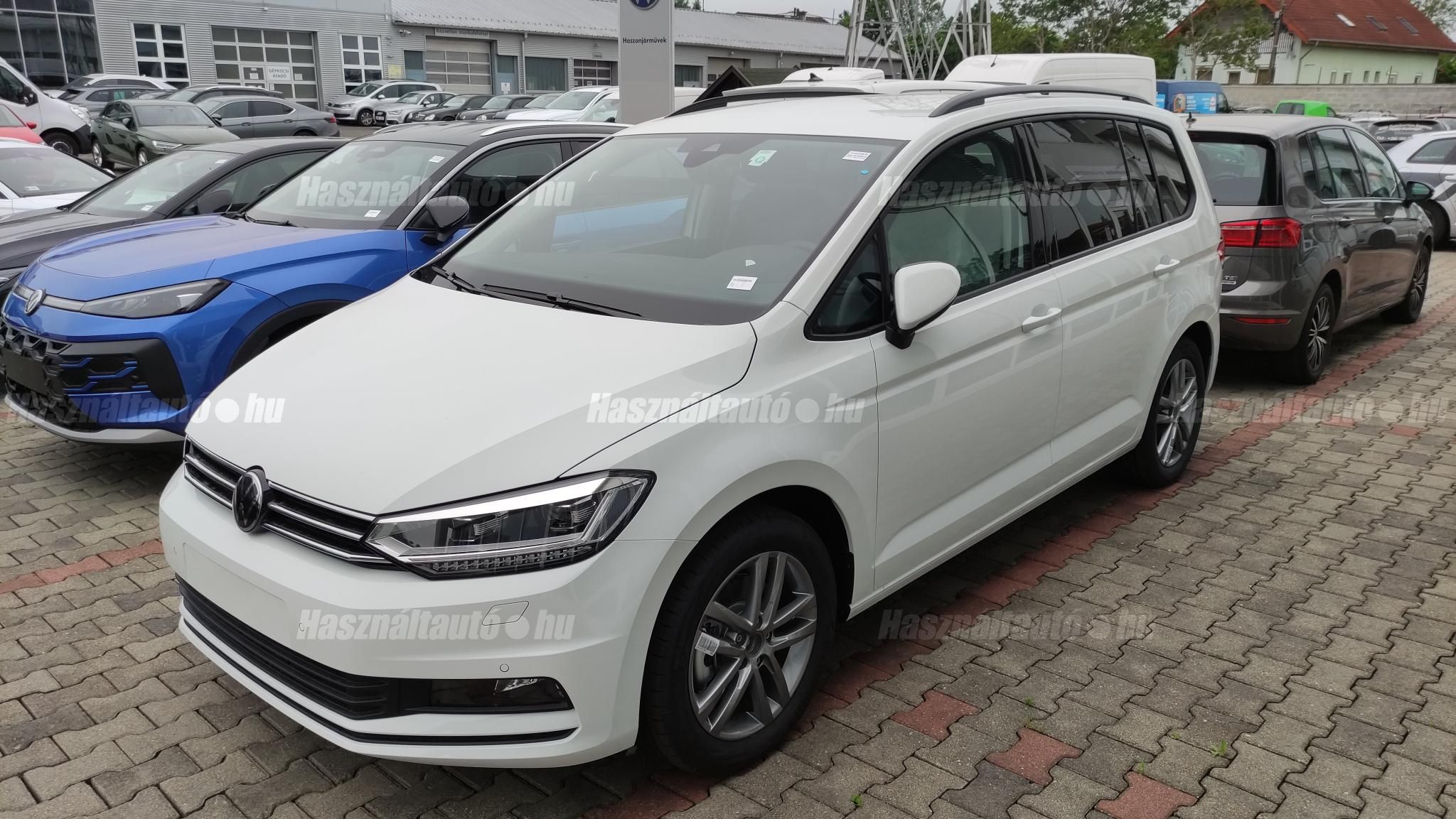 VOLKSWAGEN TOURAN 2026 - 1