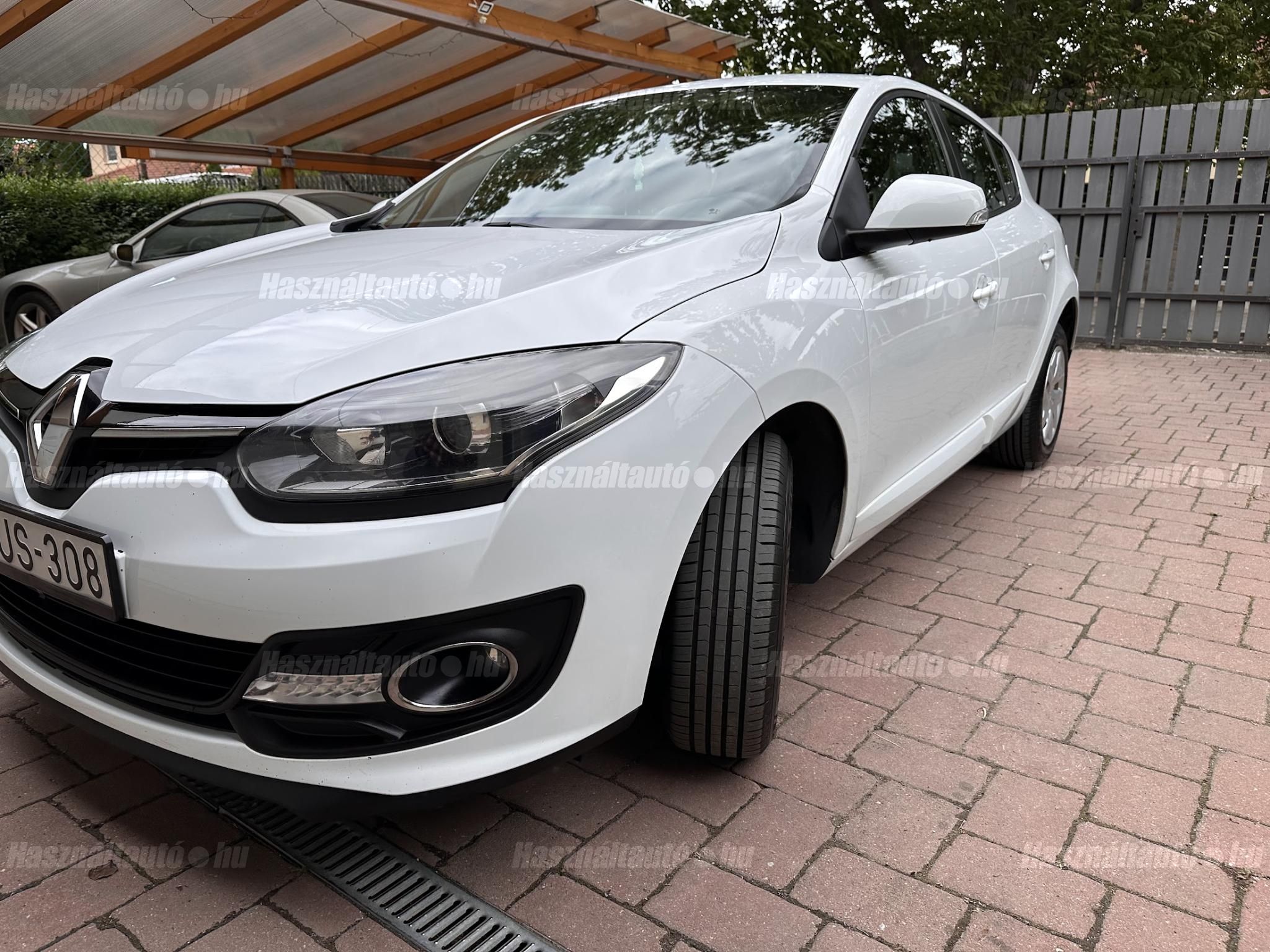 RENAULT MEGANE 2015/12 - 1