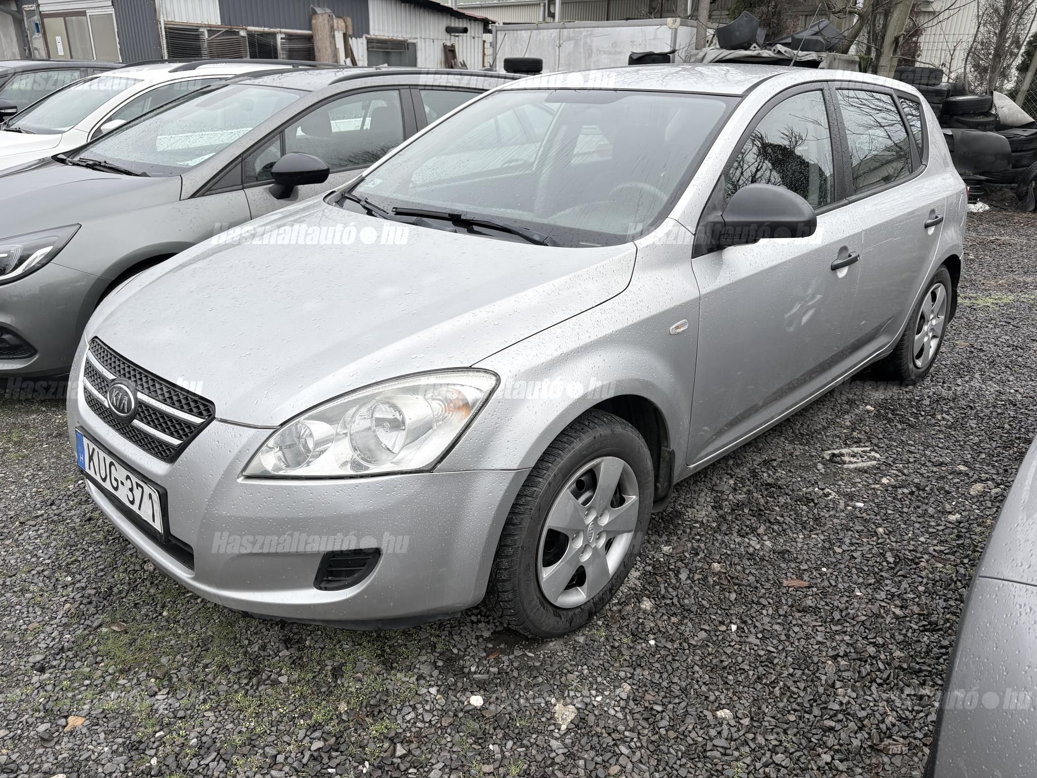 KIA CEE'D 2007/6 - 1