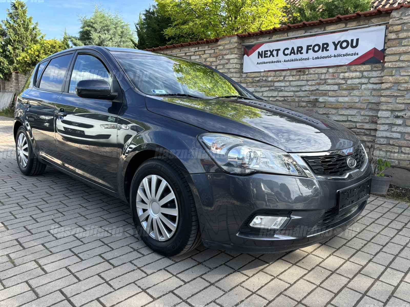 KIA CEE'D 2011/6 - 1