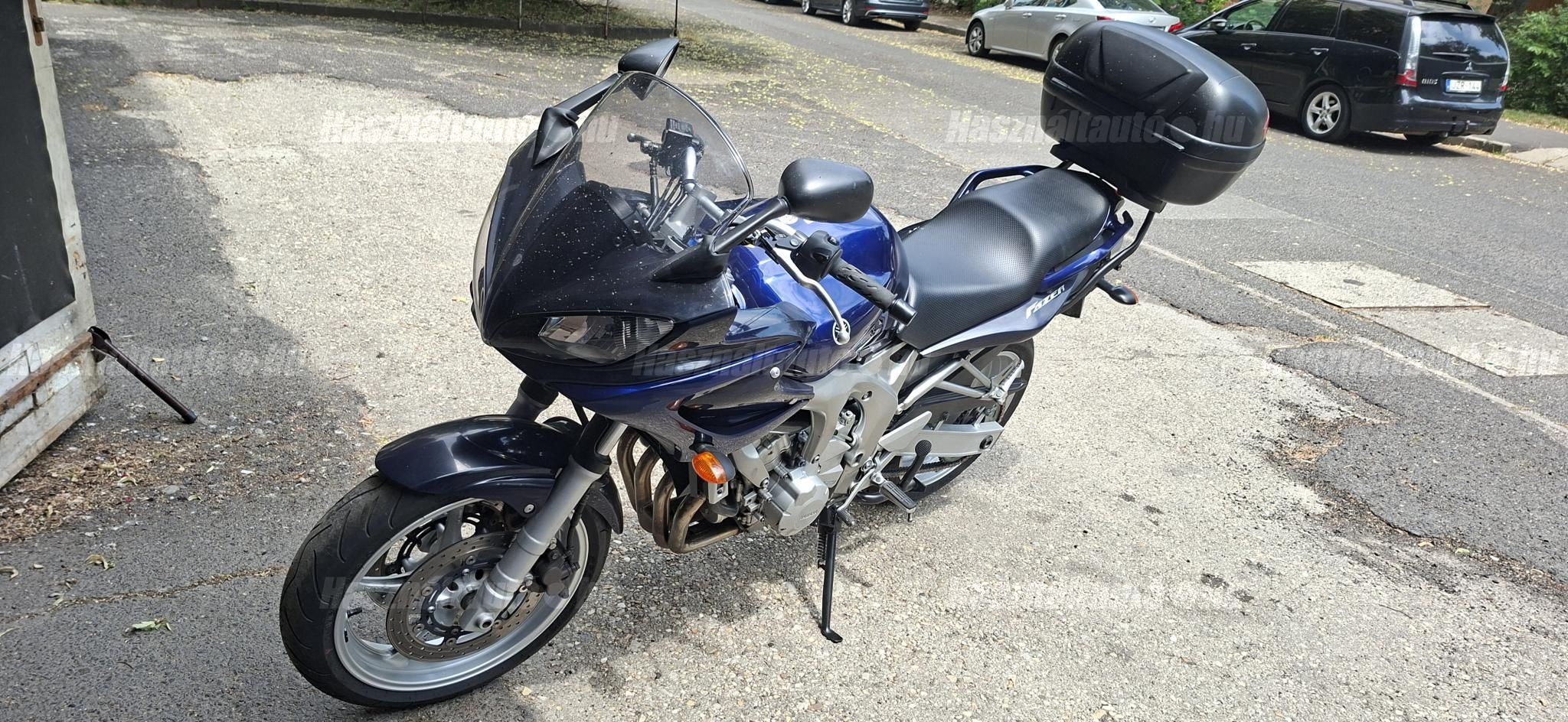 YAMAHA FZ6-S (FAZER) 2004 - 1