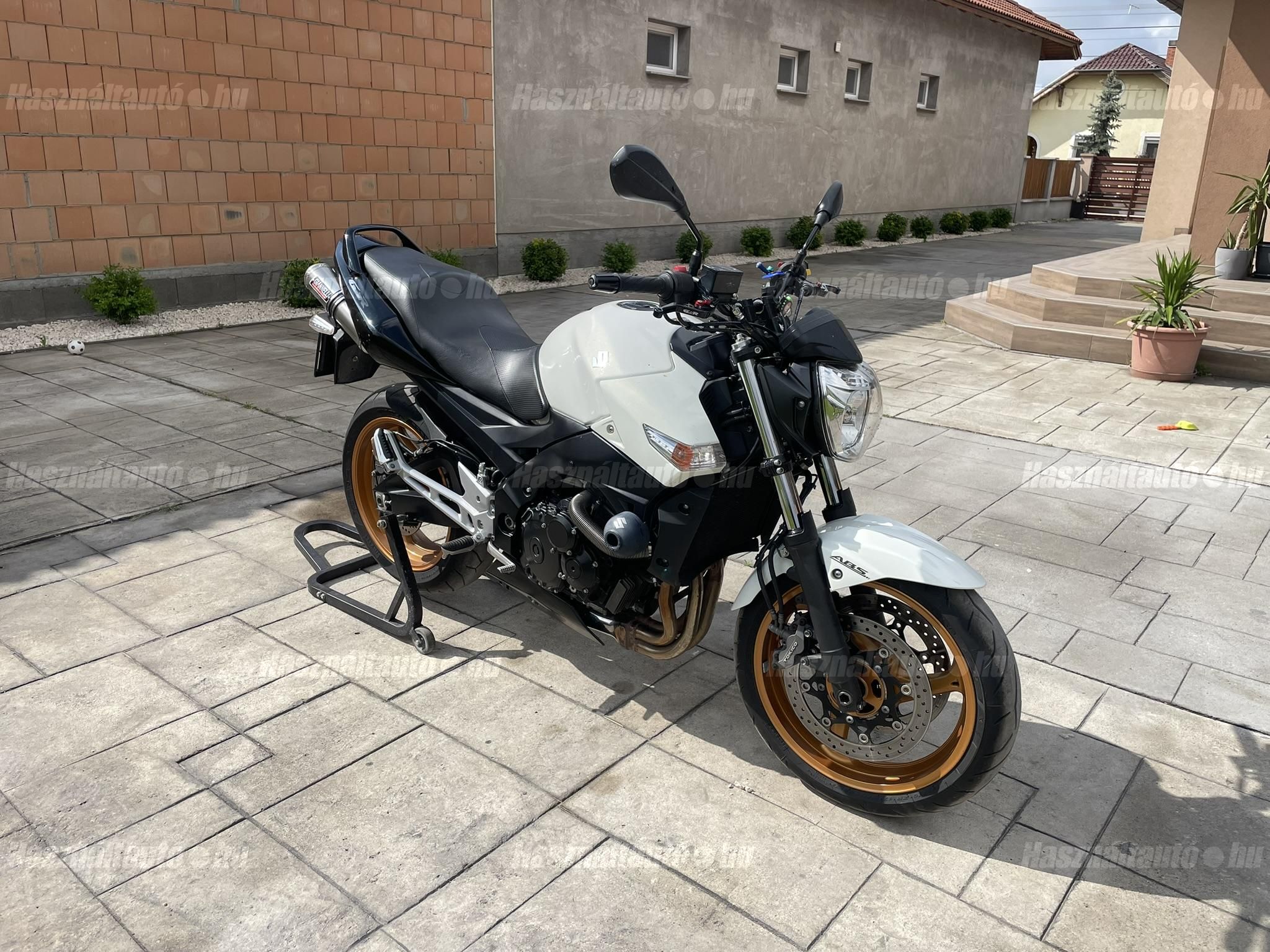 SUZUKI GSR 600 2011/5 - 1