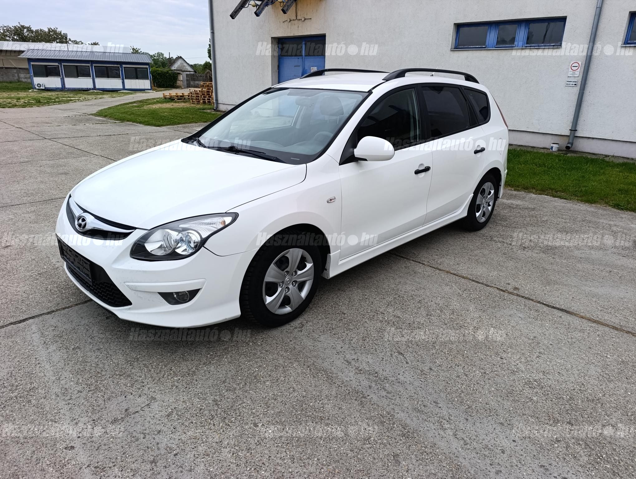 HYUNDAI I30 2011/12 - 1
