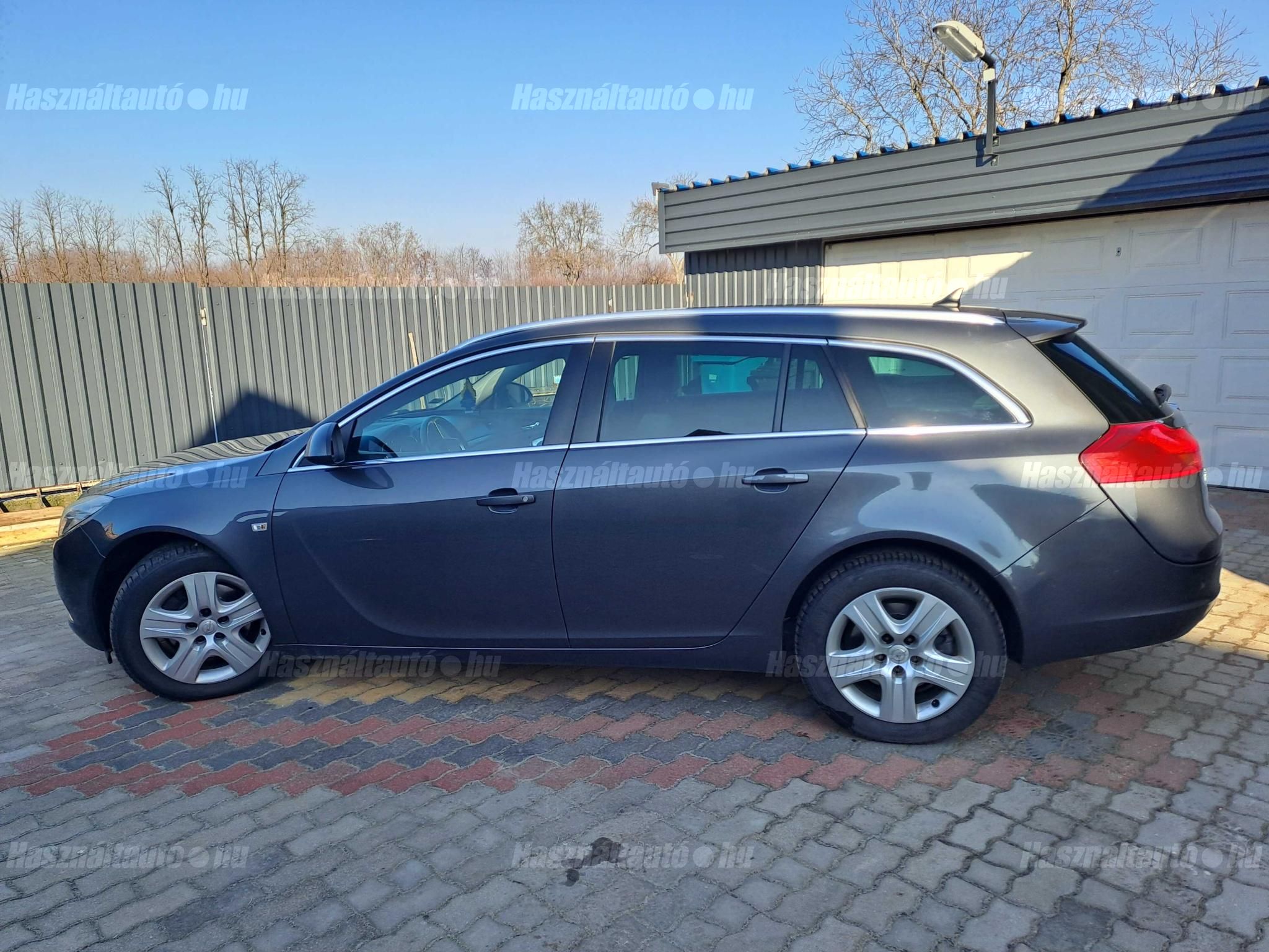 OPEL INSIGNIA 2010/2 - 1