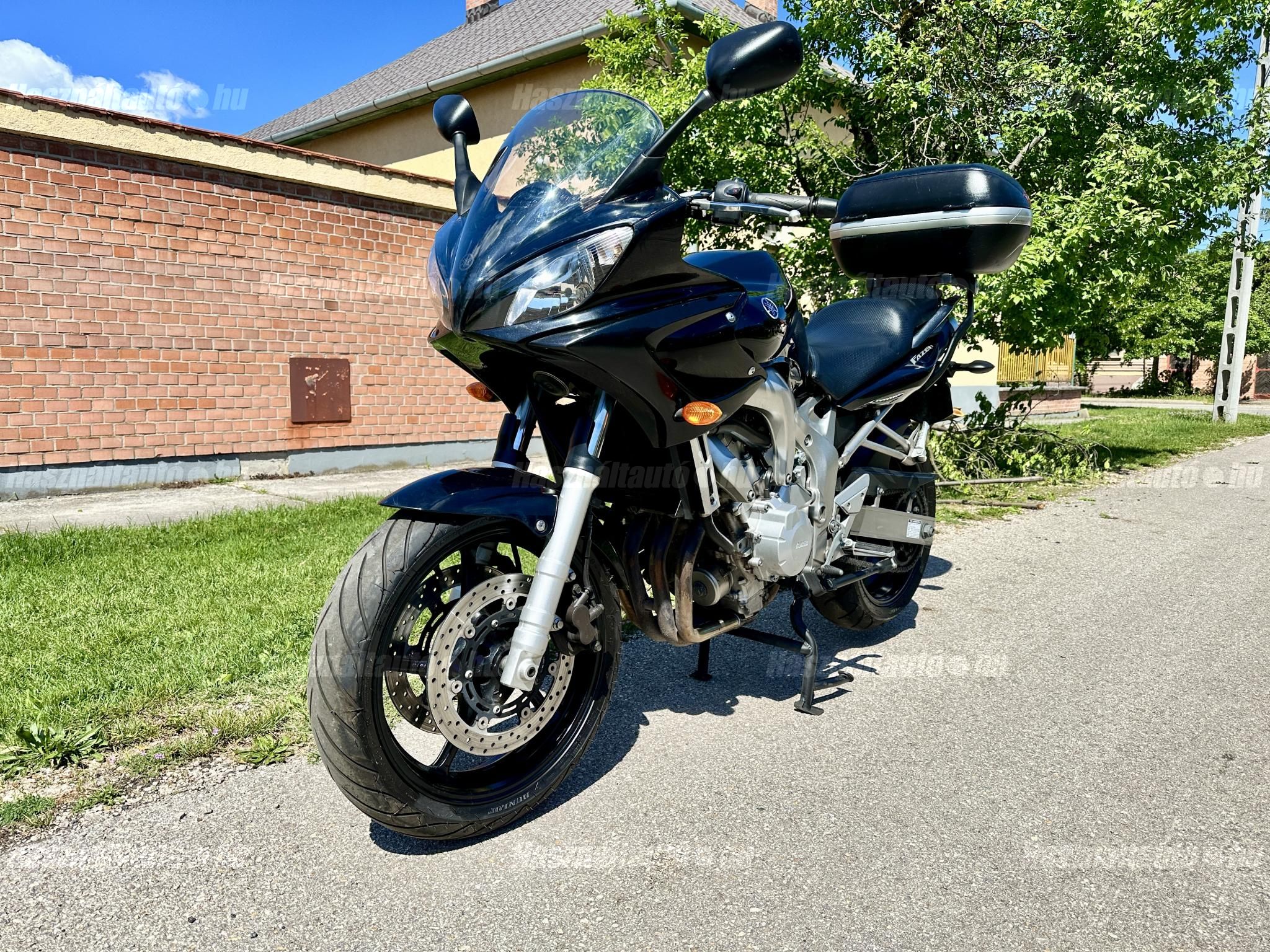 YAMAHA FZ6-S (FAZER) 2005/6 - 1