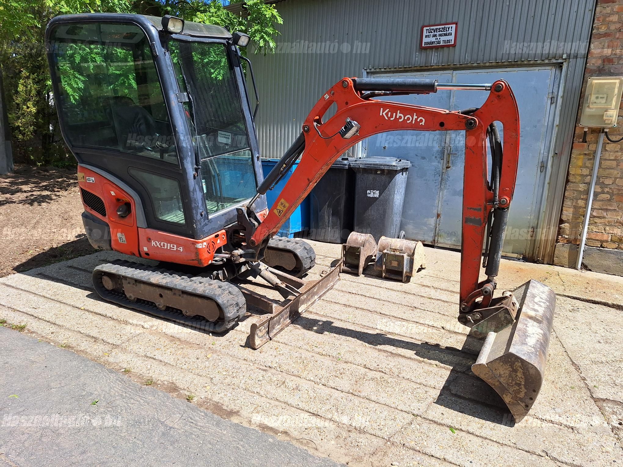 KUBOTA 2011/10 - 1