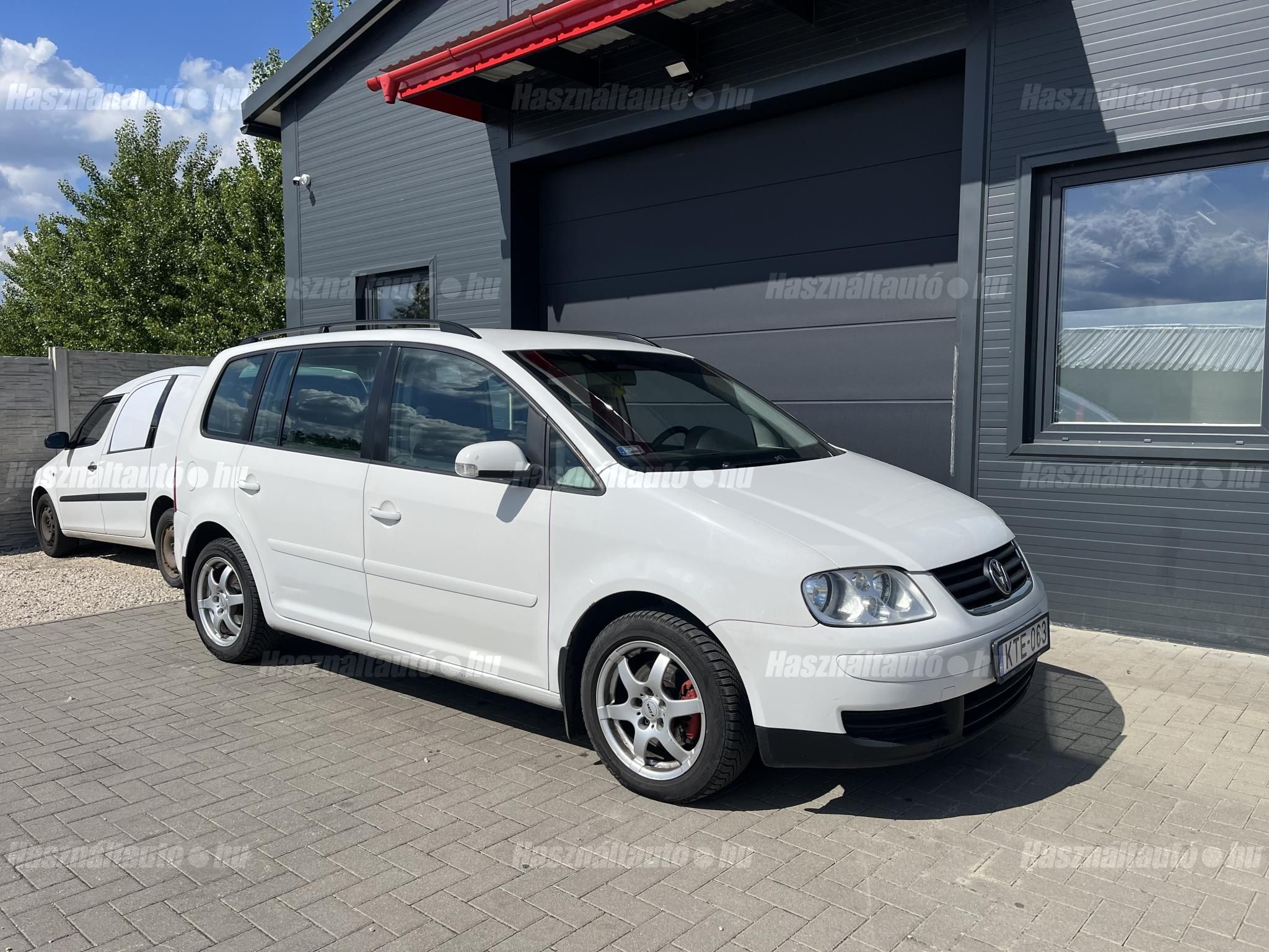 VOLKSWAGEN TOURAN 2004/9 - 1