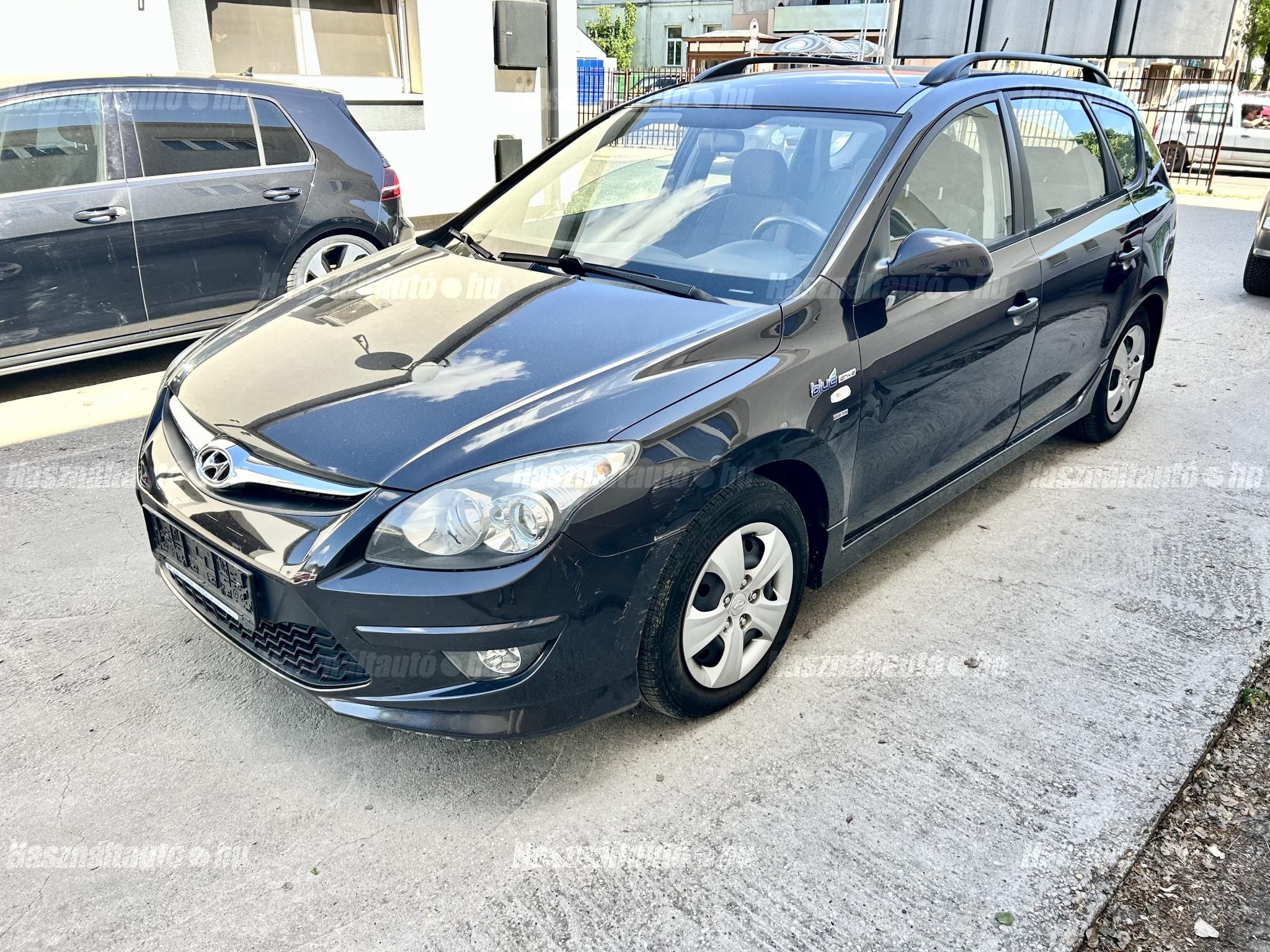 HYUNDAI I30 2010/8 - 1
